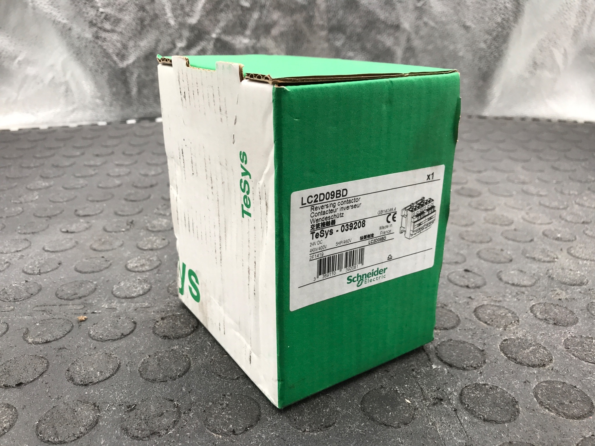 SCHNEIDER ELECTRIC LC2D09BD TeSys D Reversing Contactor NEW 0