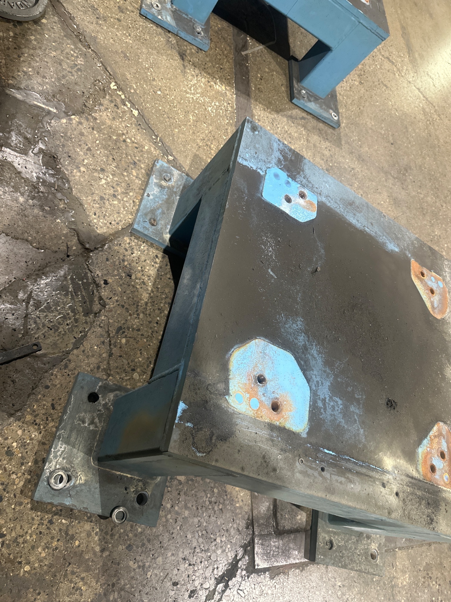 FANUC R‑2000iB Robot Riser 42 x 40 x 16 Steel Base USED 3