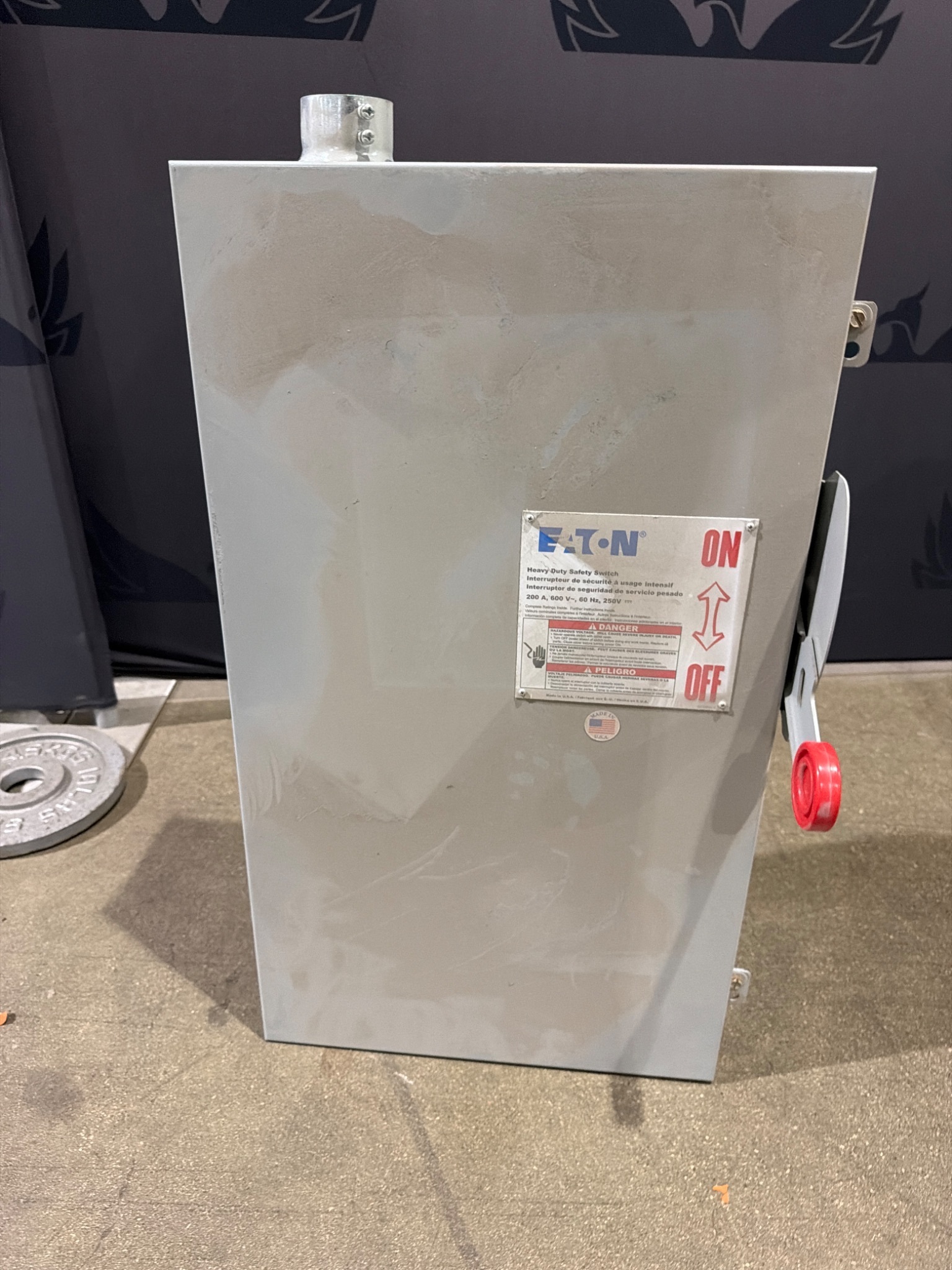 EATON DH324NGK 200A 240V 3‑Pole Fused Safety Switch NEMA 1 USED 0