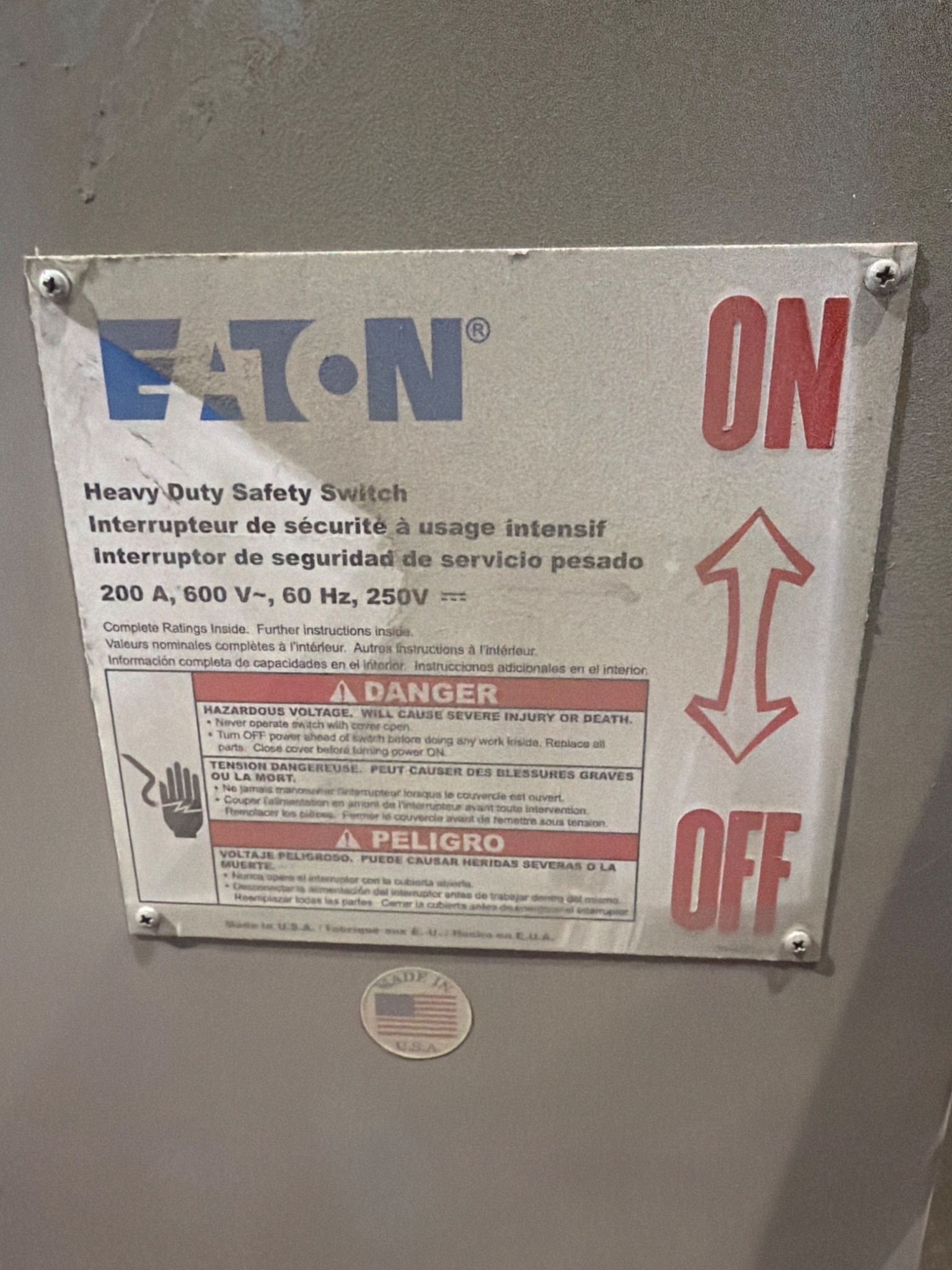 EATON DH324NGK 200A 240V 3‑Pole Fused Safety Switch NEMA 1 USED 3