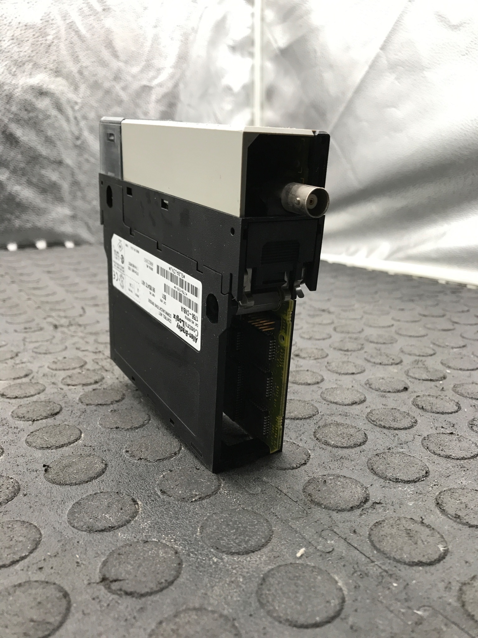 ALLEN‑BRADLEY 1756‑CNB/A ControlLogix ControlNet Bridge Module USED 1