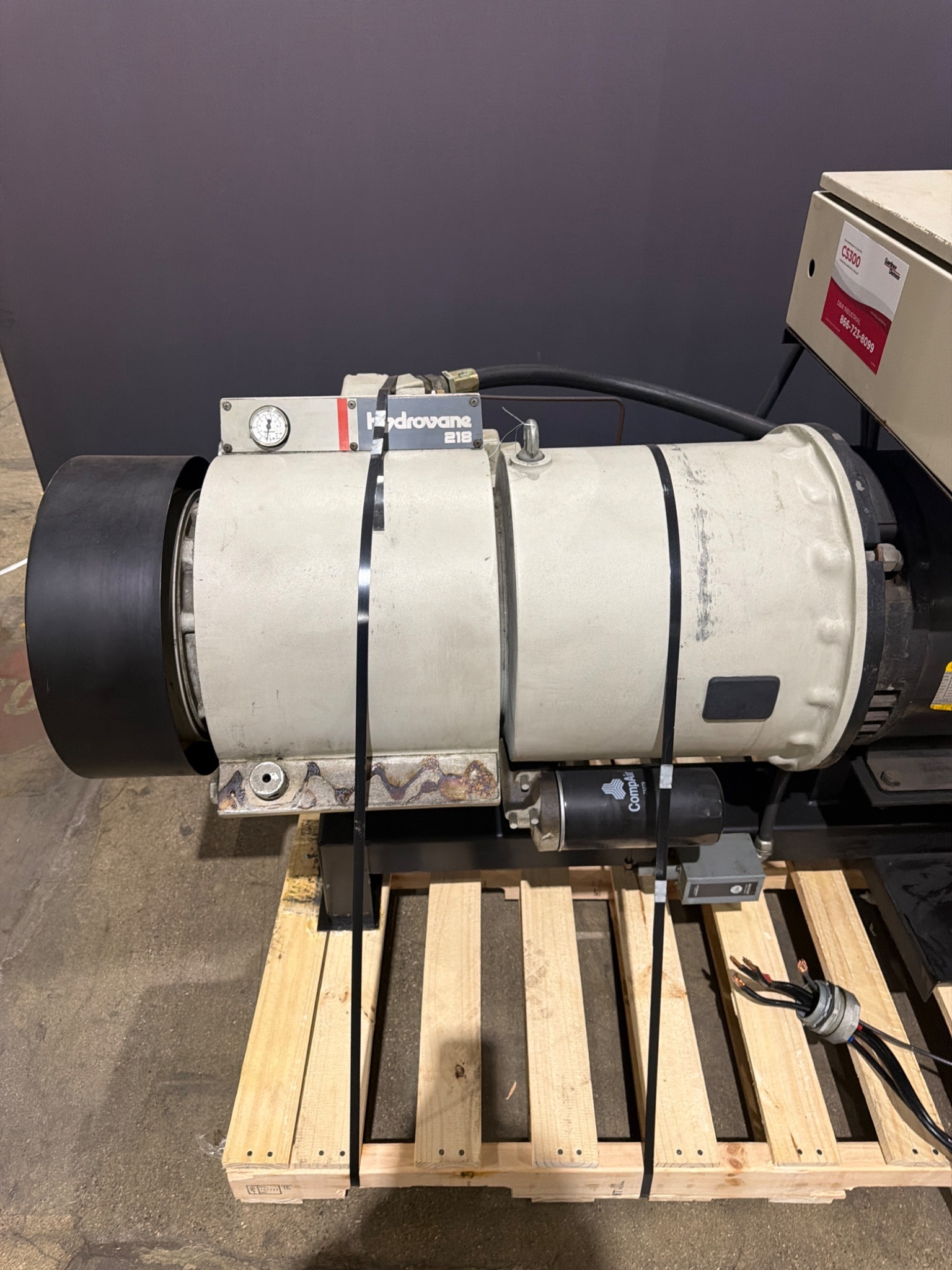 COMPAIR HYDROVANE 218 Rotary Vane Air Compressor 50HP 170 PSI USED 1