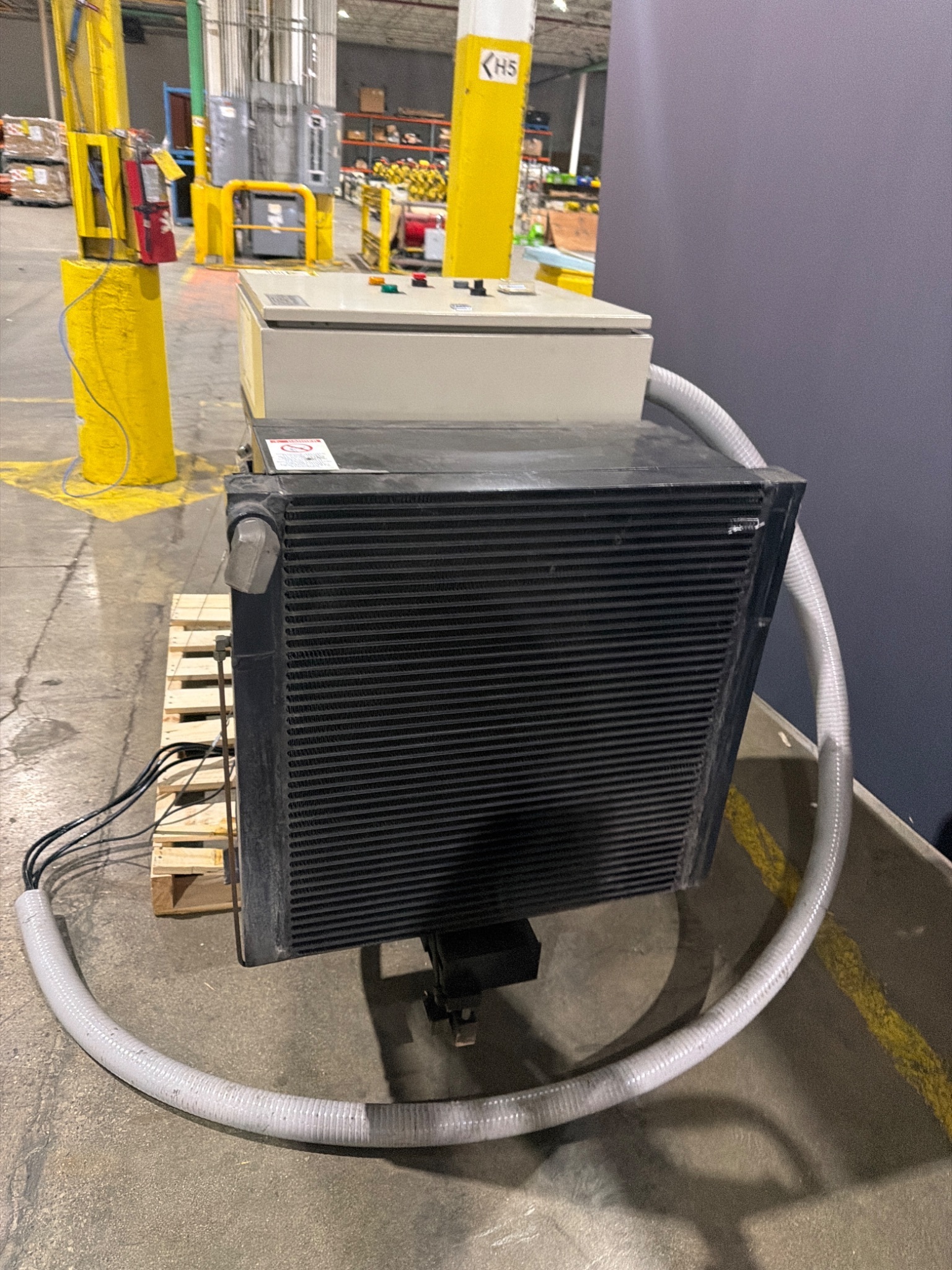COMPAIR HYDROVANE 218 Rotary Vane Air Compressor 50HP 170 PSI USED 3