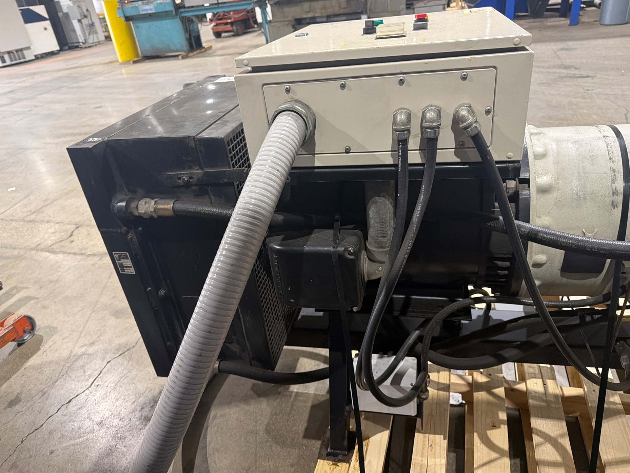 COMPAIR HYDROVANE 218 Rotary Vane Air Compressor 50HP 170 PSI USED 10