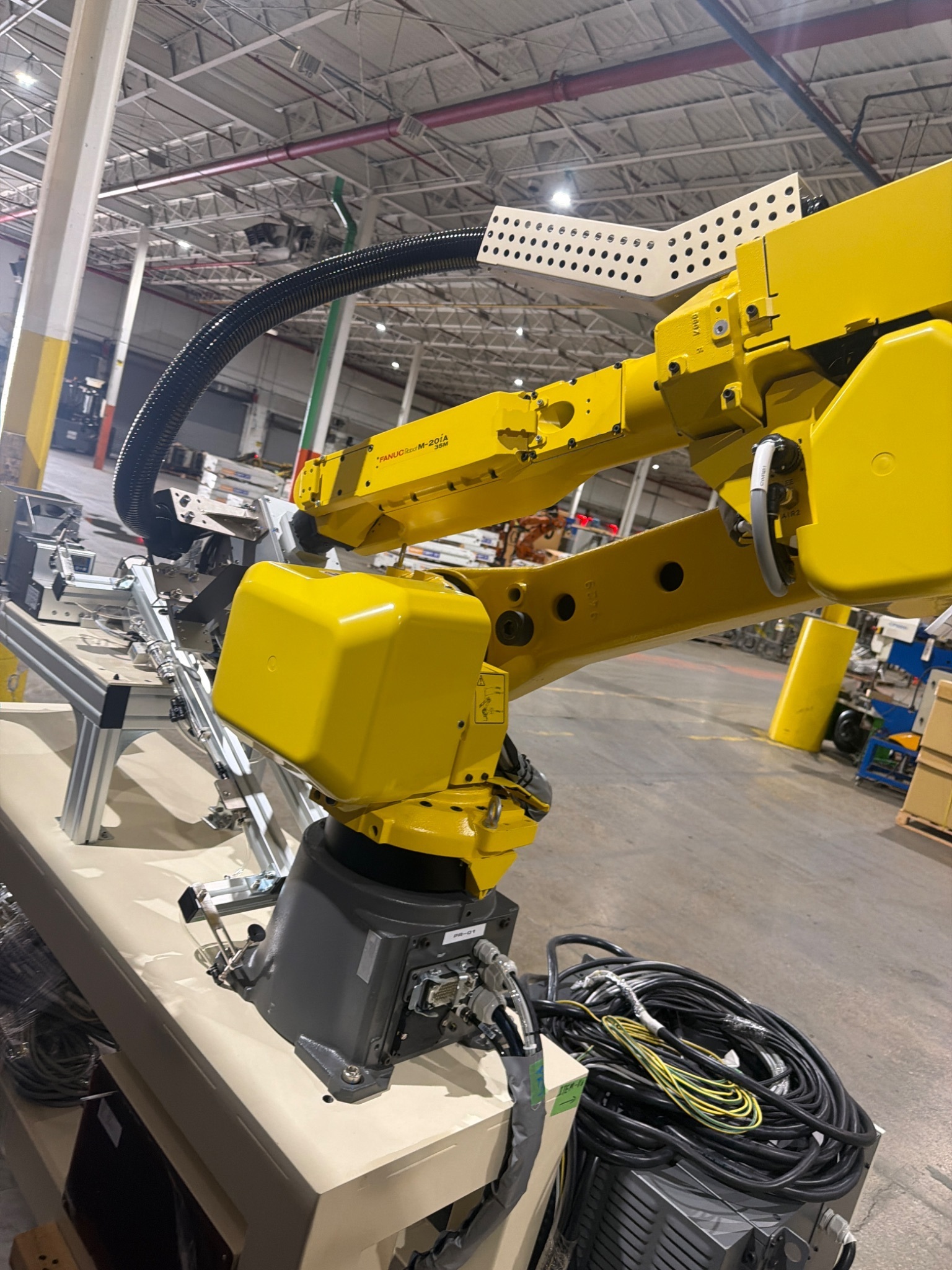 FANUC M‑20iA/35M Complete with R‑30iB Plus Controller USED 4