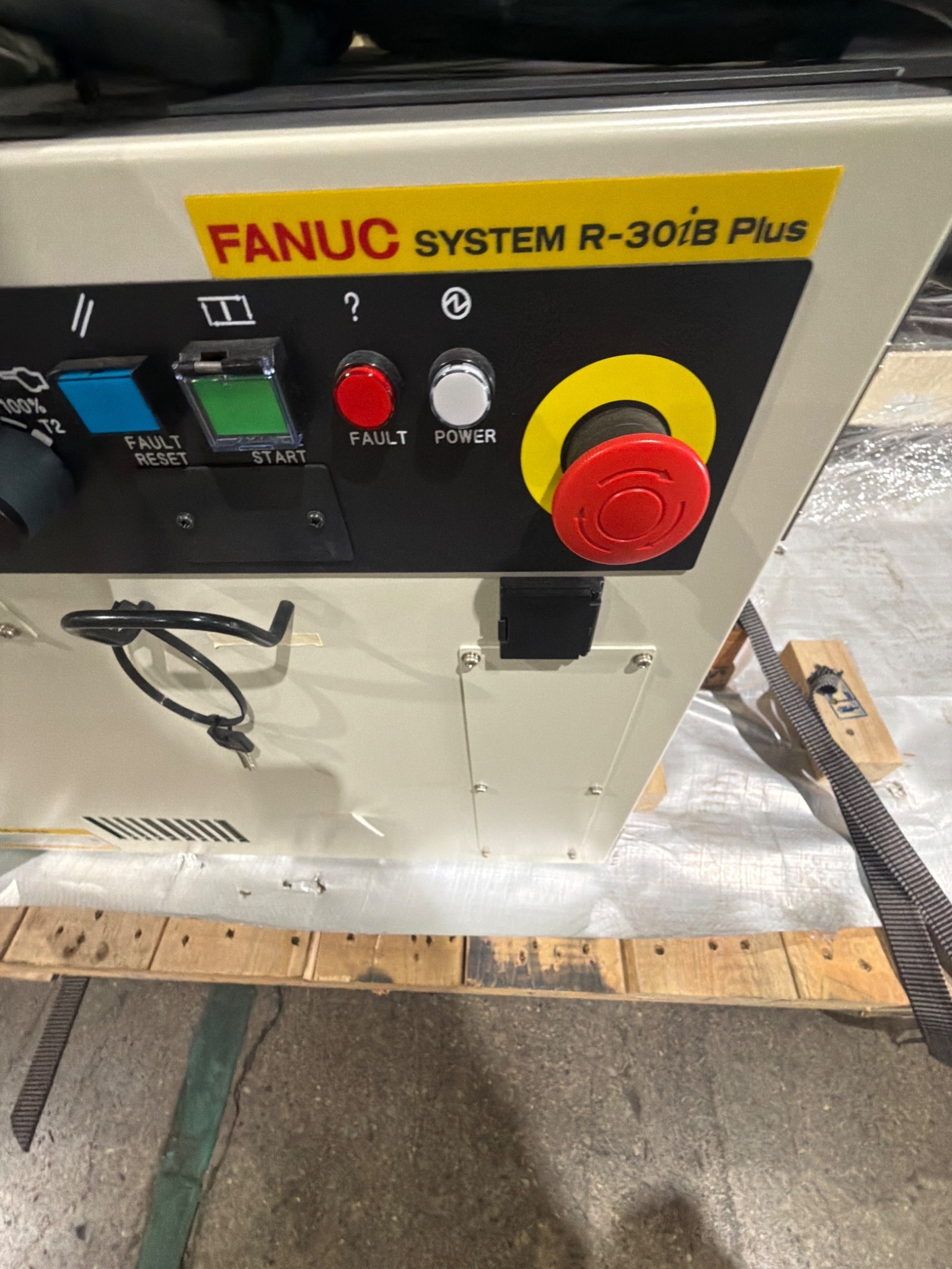 FANUC M‑20iA/35M Complete with R‑30iB Plus Controller USED 7