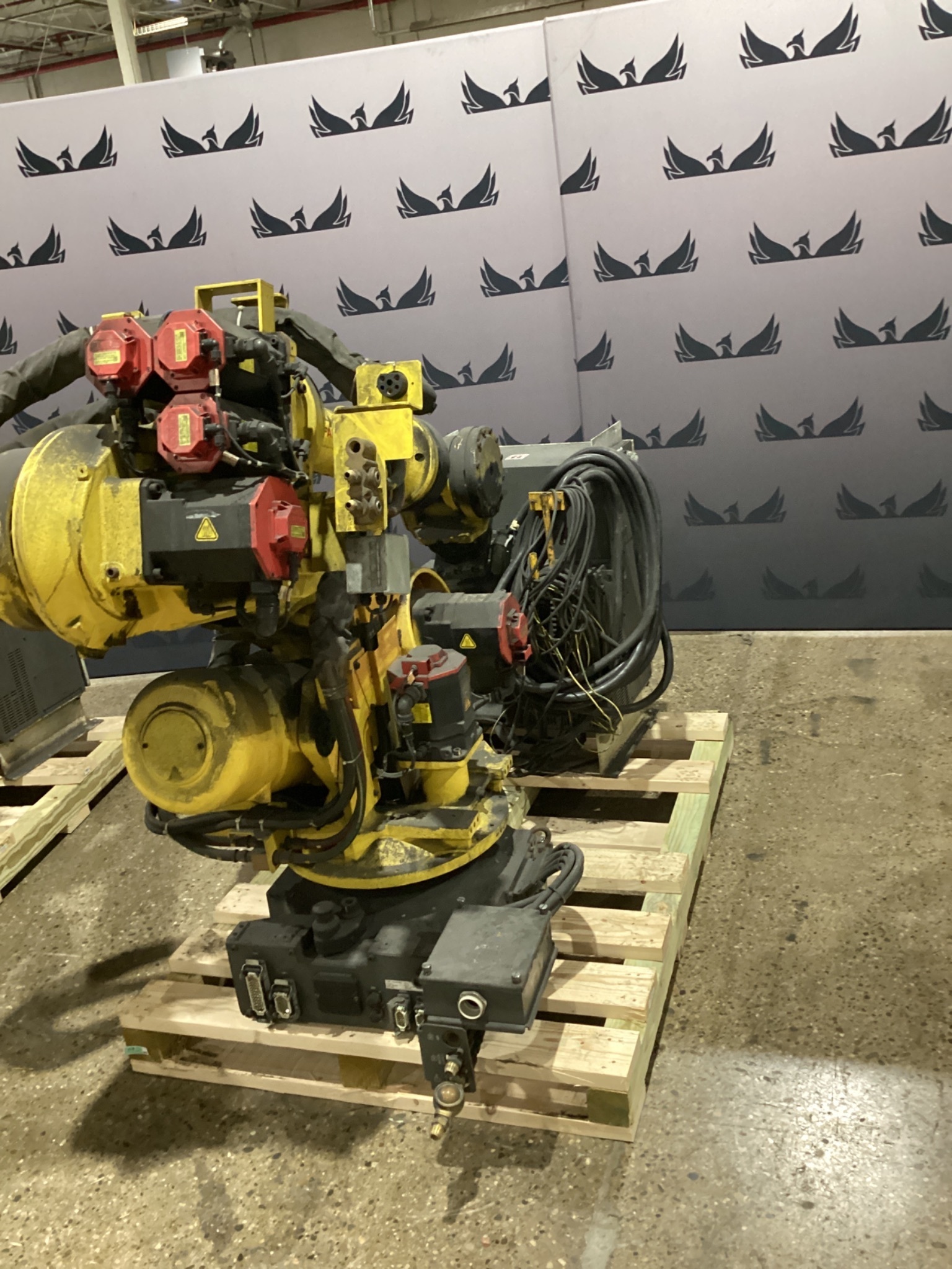 FANUC R-2000iB/210F w/ R-30iB Controls USED - Missing Teach Pendant 1