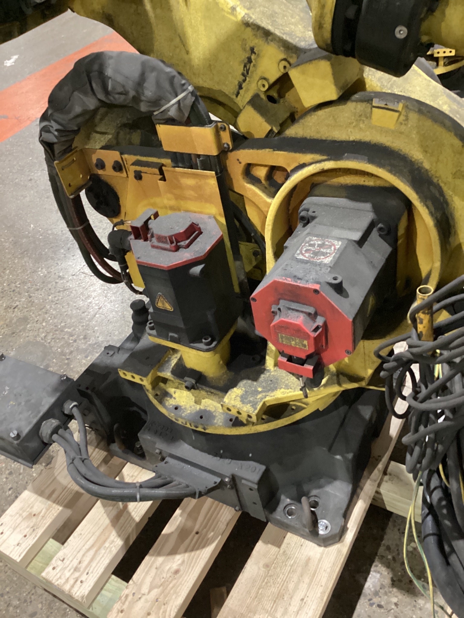 FANUC R-2000iB/210F w/ R-30iB Controls USED - Missing Teach Pendant 7