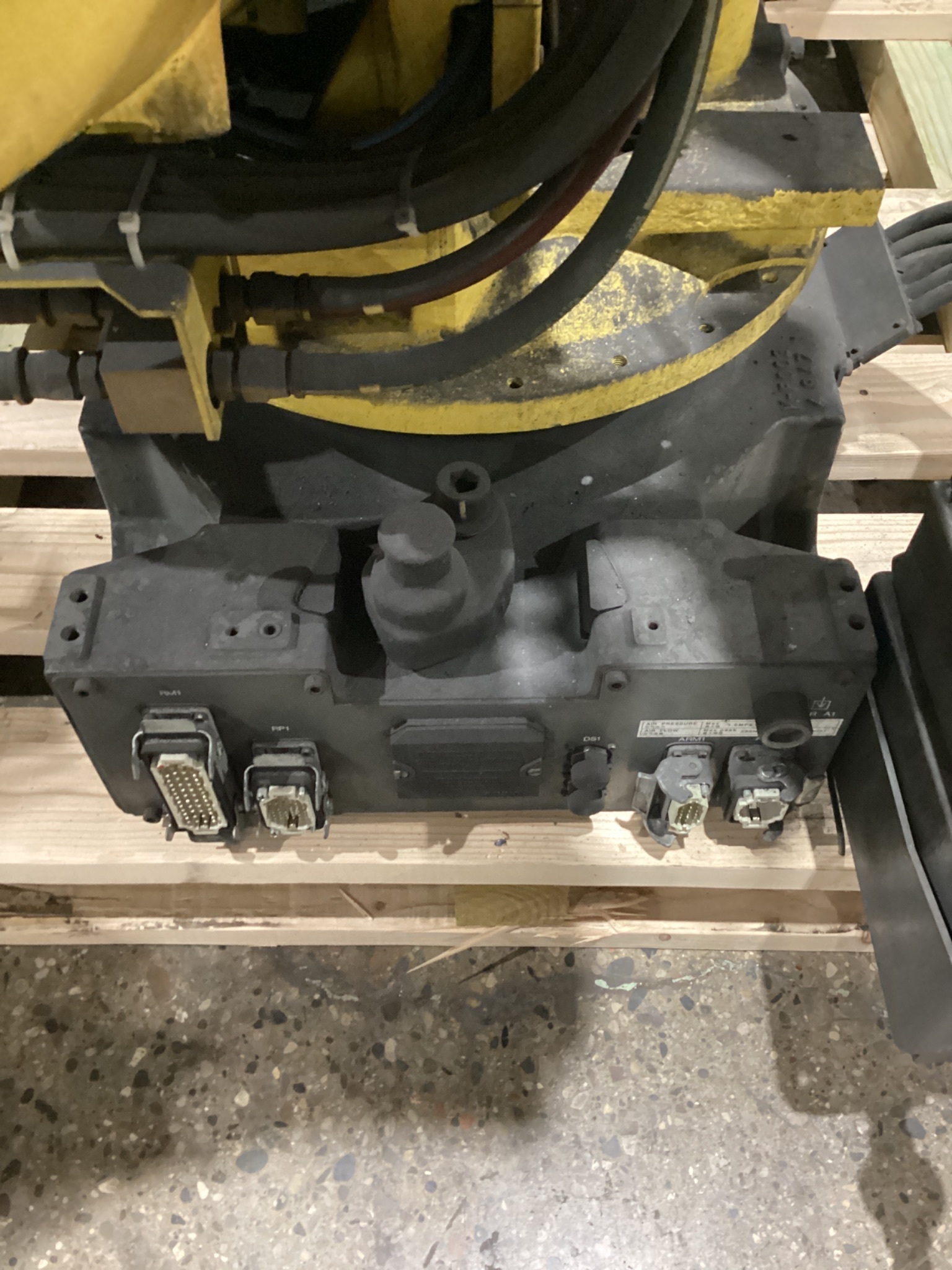FANUC R-2000iB/210F w/ R-30iB Controls USED - Missing Teach Pendant 9