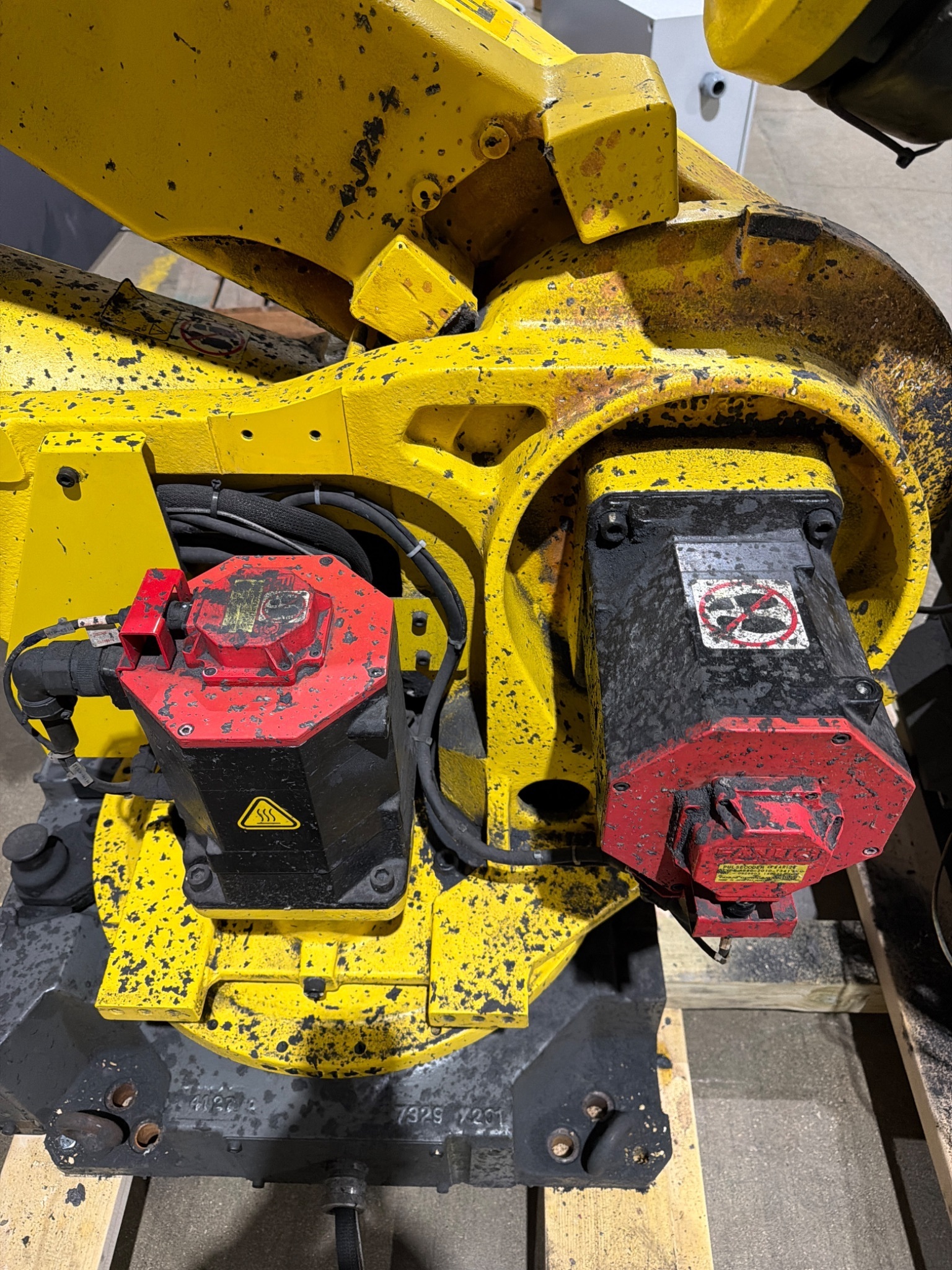 FANUC R-2000iB/210F Complete w/ R-30iB Controls USED 4