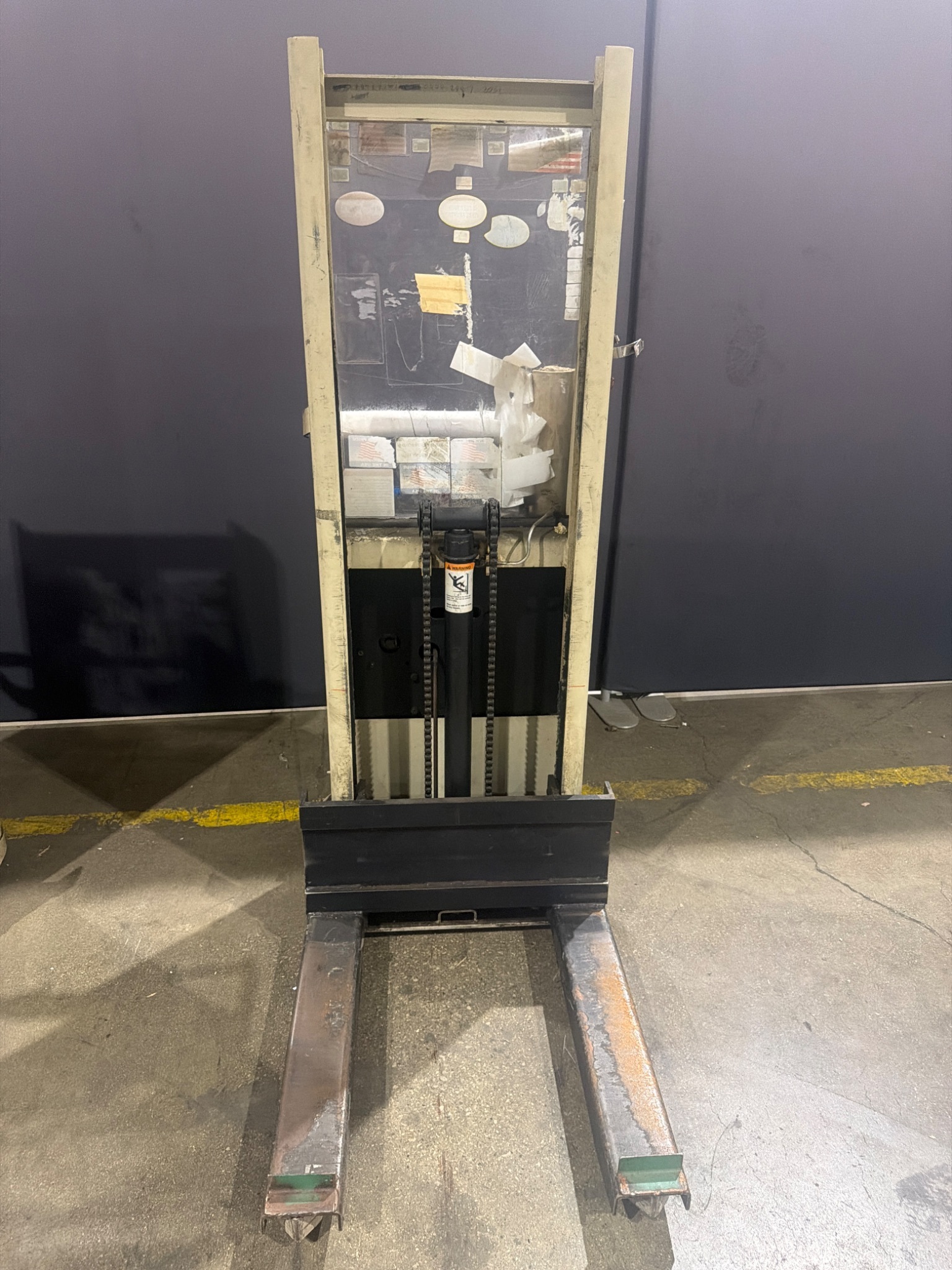 CROWN 15B Electric Walk‑Behind Stacker 1500 lb 12V USED 0