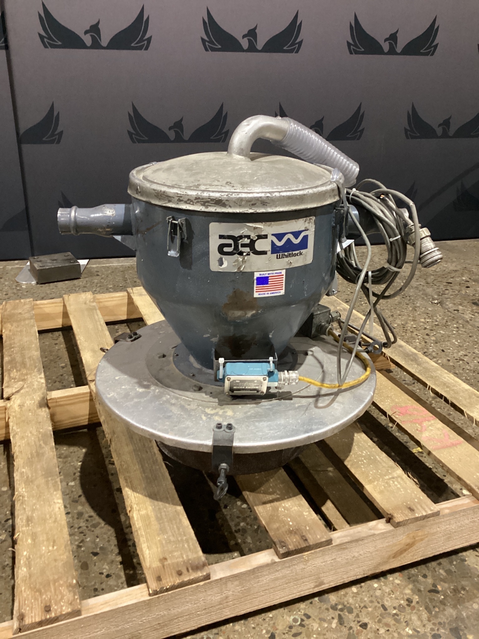 AEC WHITLOCK PVH-071G Vacuum Hopper USED 1