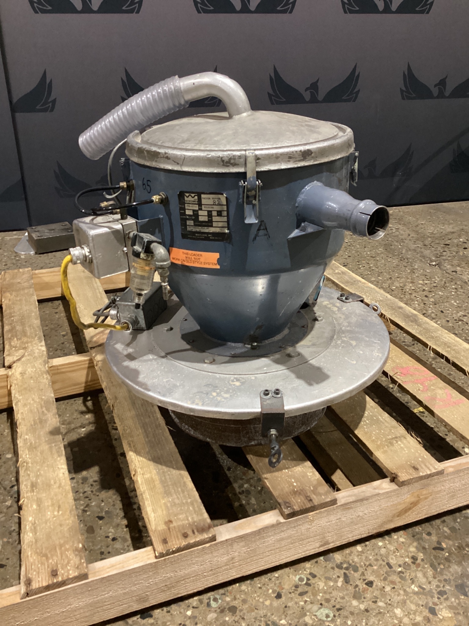 AEC WHITLOCK PVH-071G Vacuum Hopper USED 2