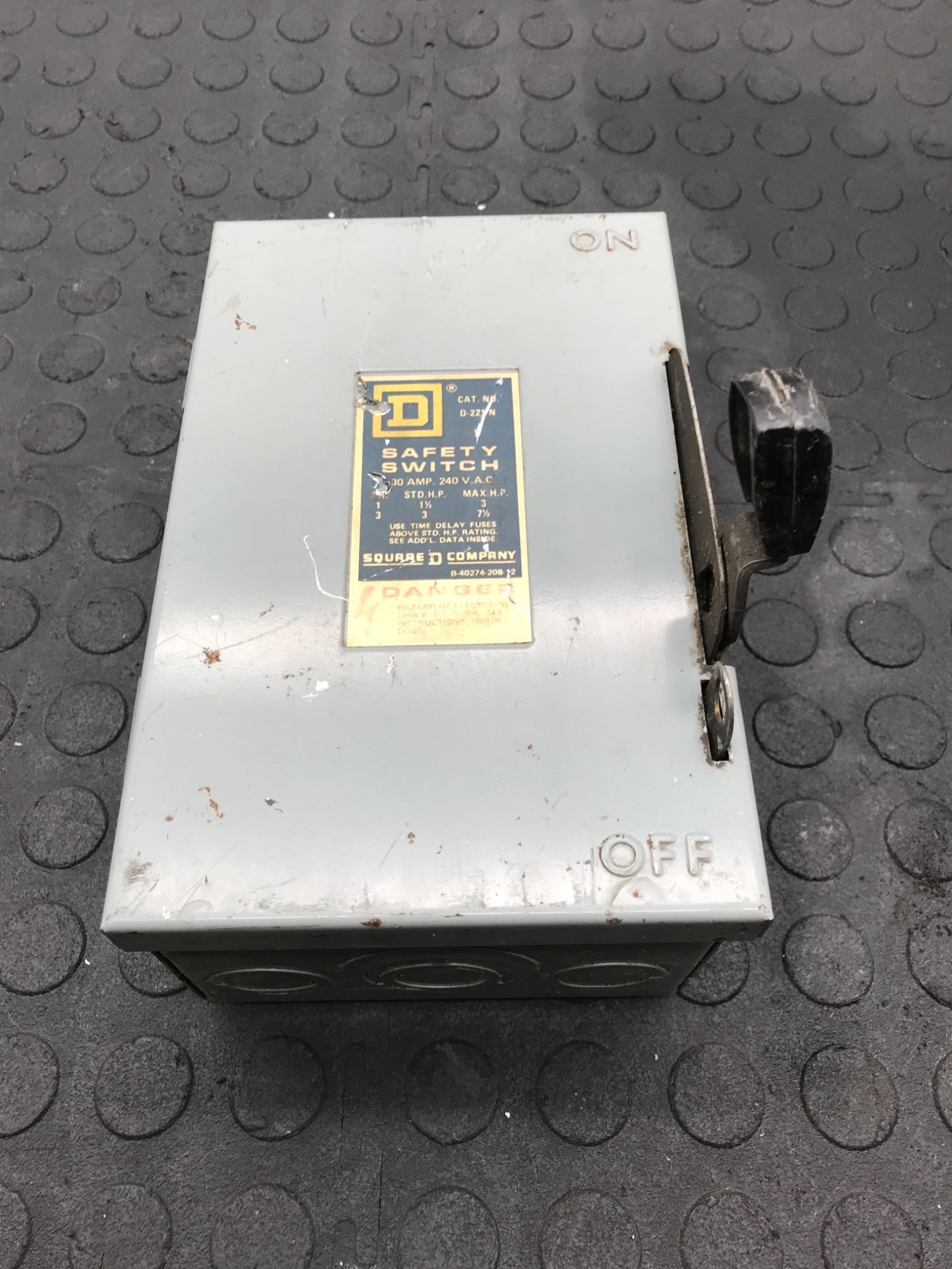 SQUARE D D221N Safety Switch USED 1