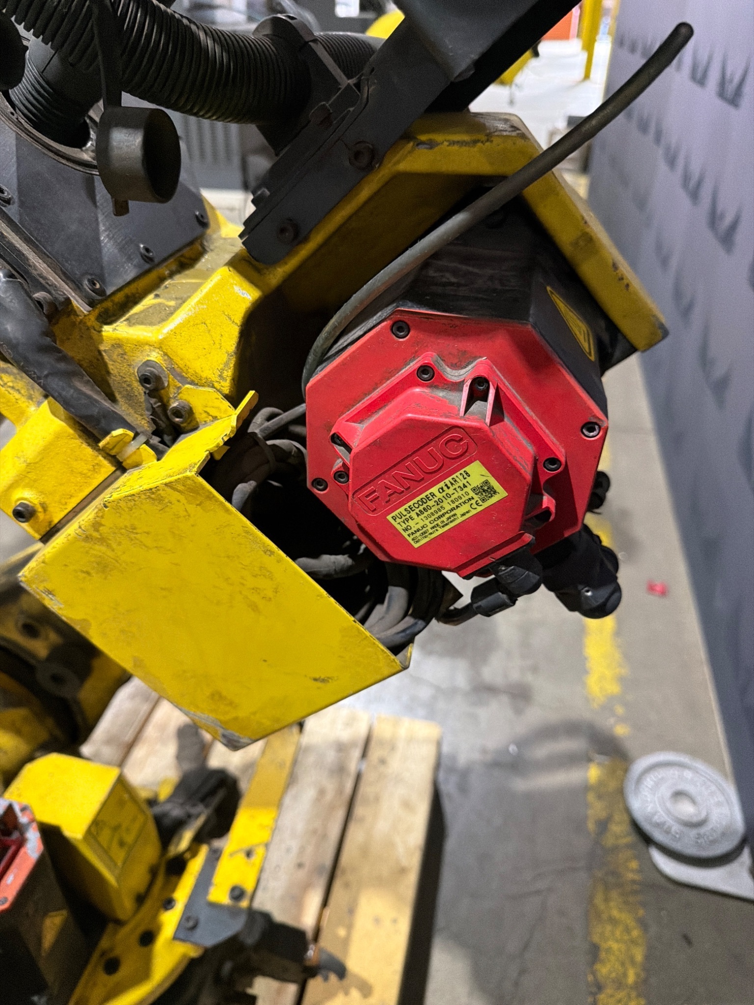 FANUC ArcMate 120iC Robot Complete w/ R‑30iB Controller & Fronius Welding System 11
