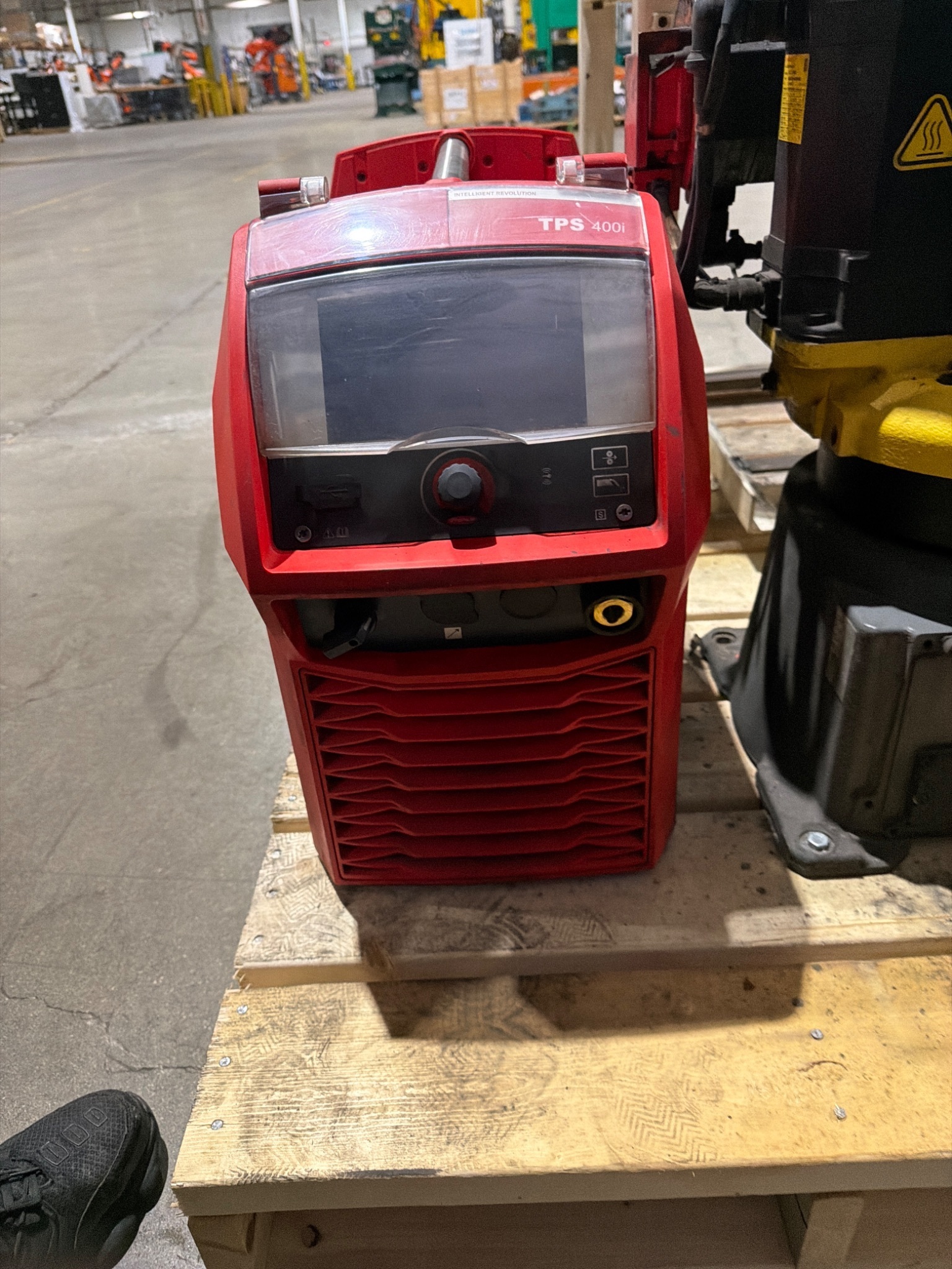 FANUC ArcMate 120iC Robot Complete w/ R‑30iB Controller & Fronius Welding System 4