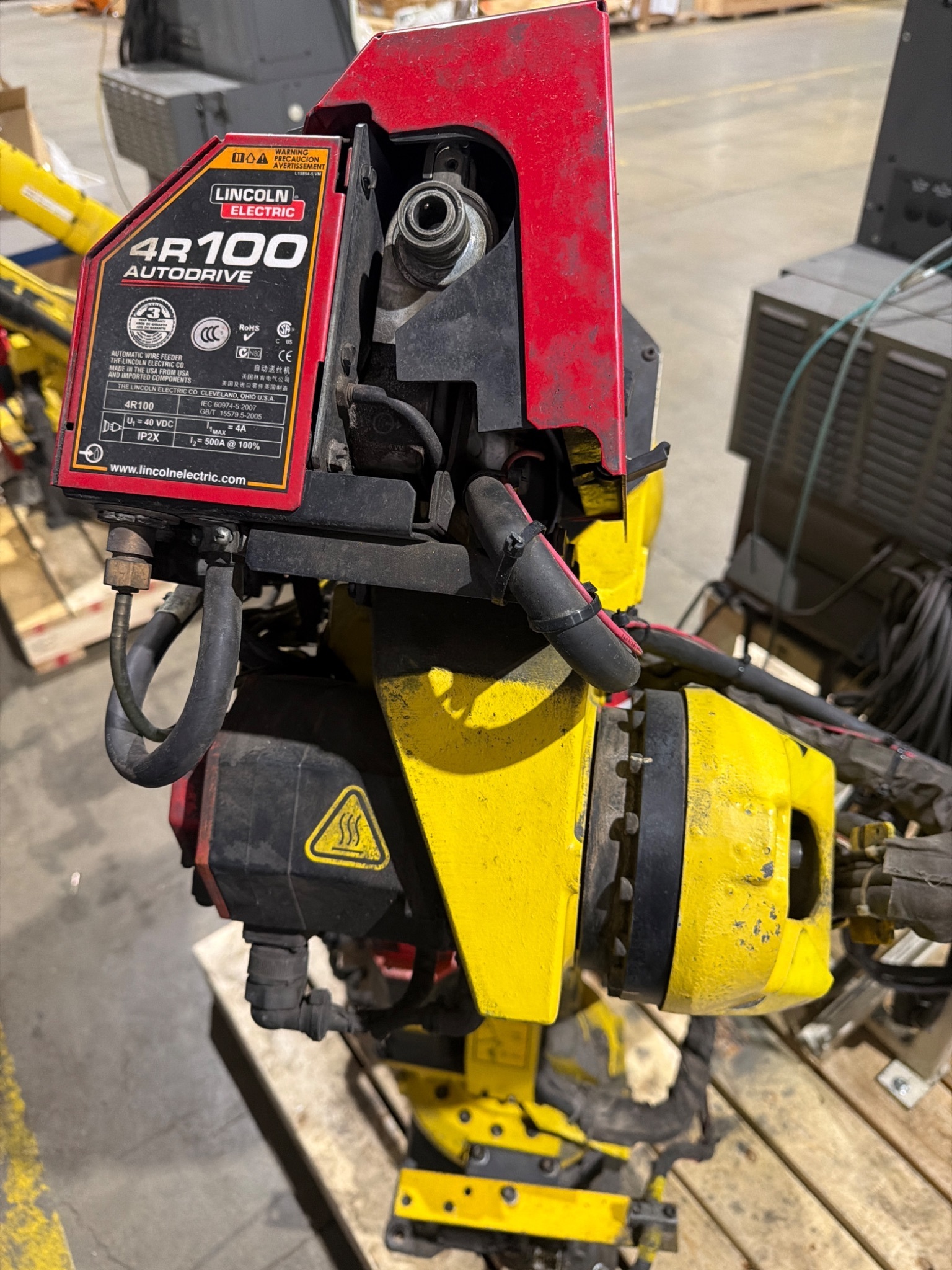 FANUC ArcMate 120iC Robot Complete w/ R‑30iB Controller & Lincoln Welding System 3