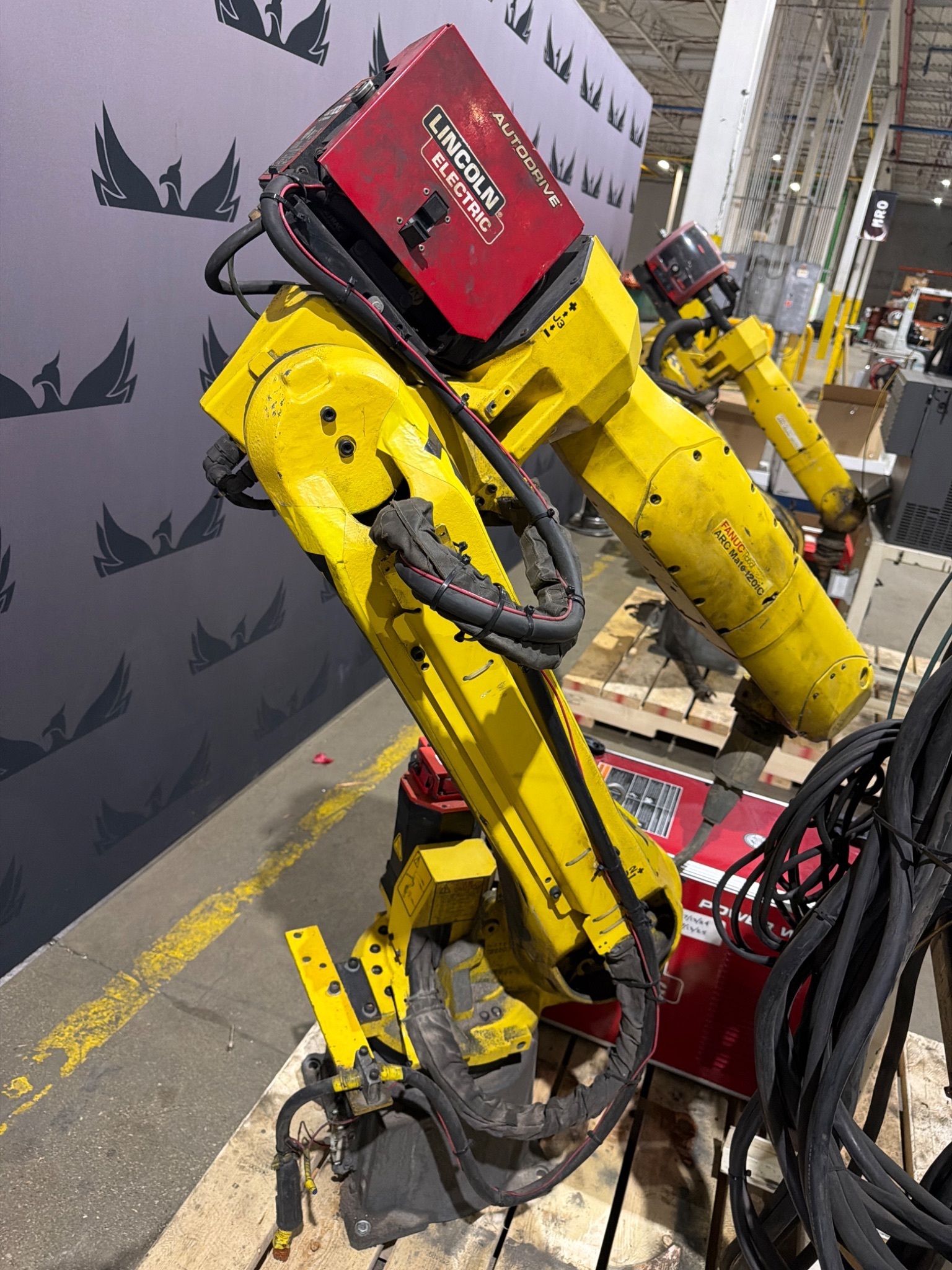 FANUC ArcMate 120iC Robot Complete w/ R‑30iB Controller & Lincoln Welding System 4