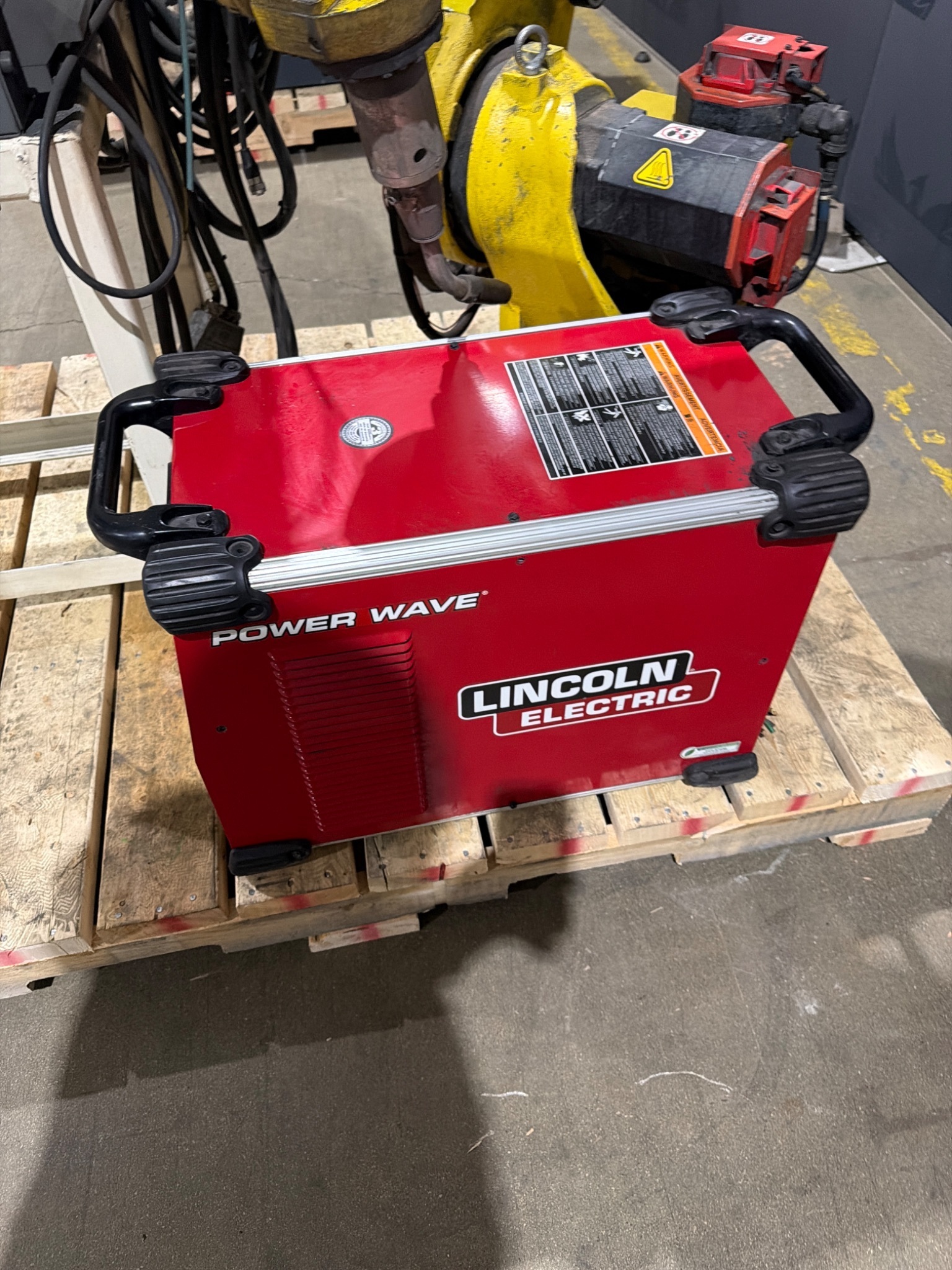 FANUC ArcMate 120iC Robot Complete w/ R‑30iB Controller & Lincoln Welding System 5