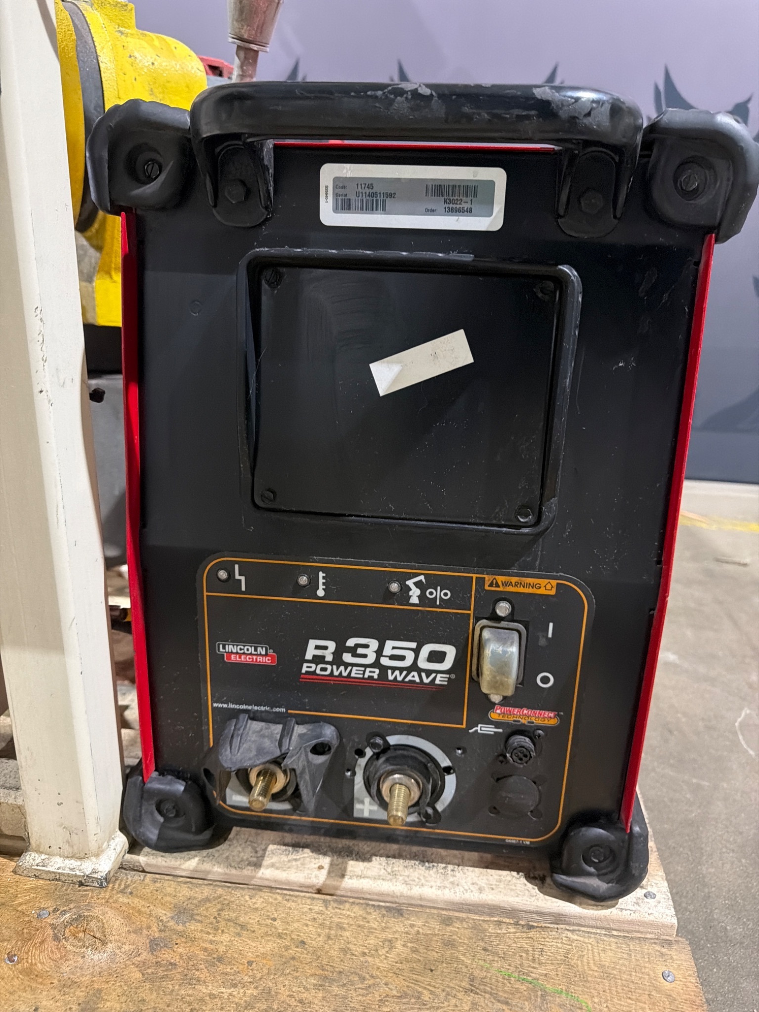 FANUC ArcMate 120iC Robot Complete w/ R‑30iB Controller & Lincoln Welding System 6