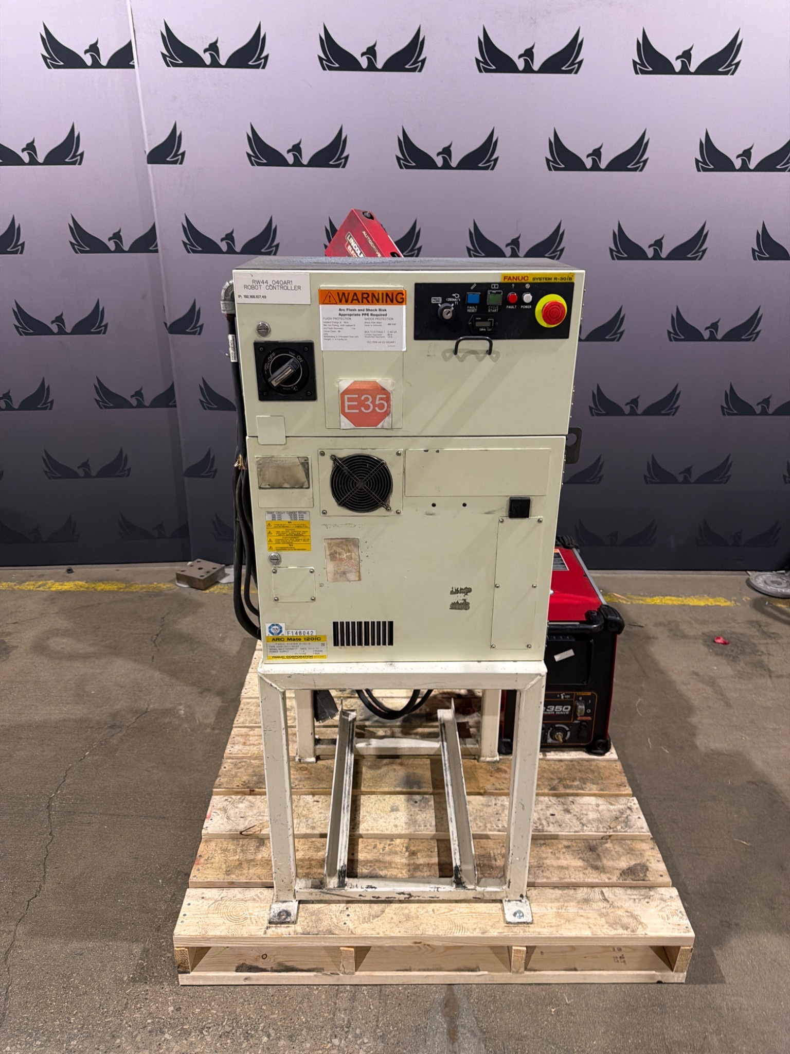 FANUC ArcMate 120iC Robot Complete w/ R‑30iB Controller & Lincoln Welding System 8