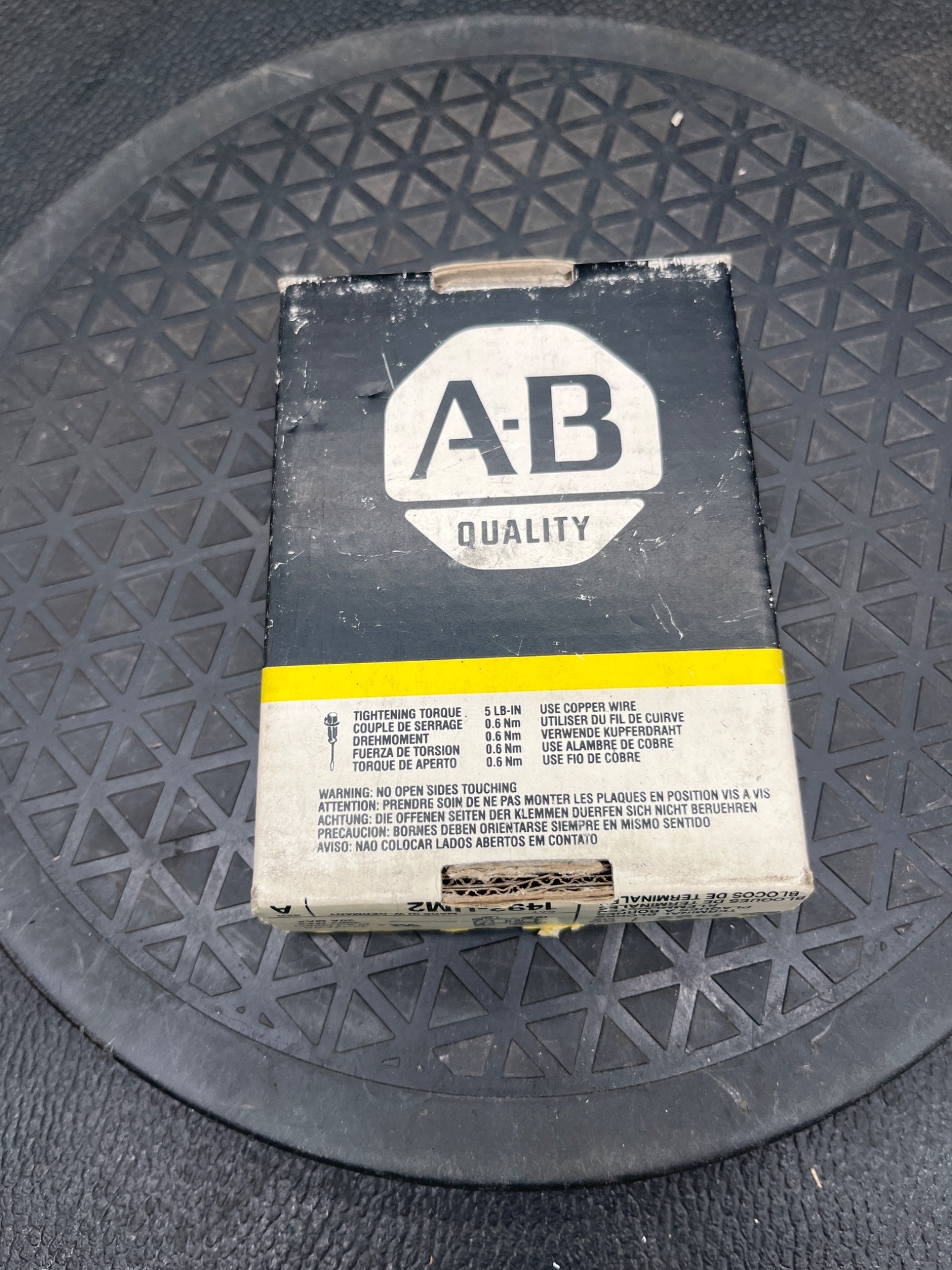 ALLEN‑BRADLEY 1492‑UM2 A Terminal Blocks (Box of 50) NEW 4