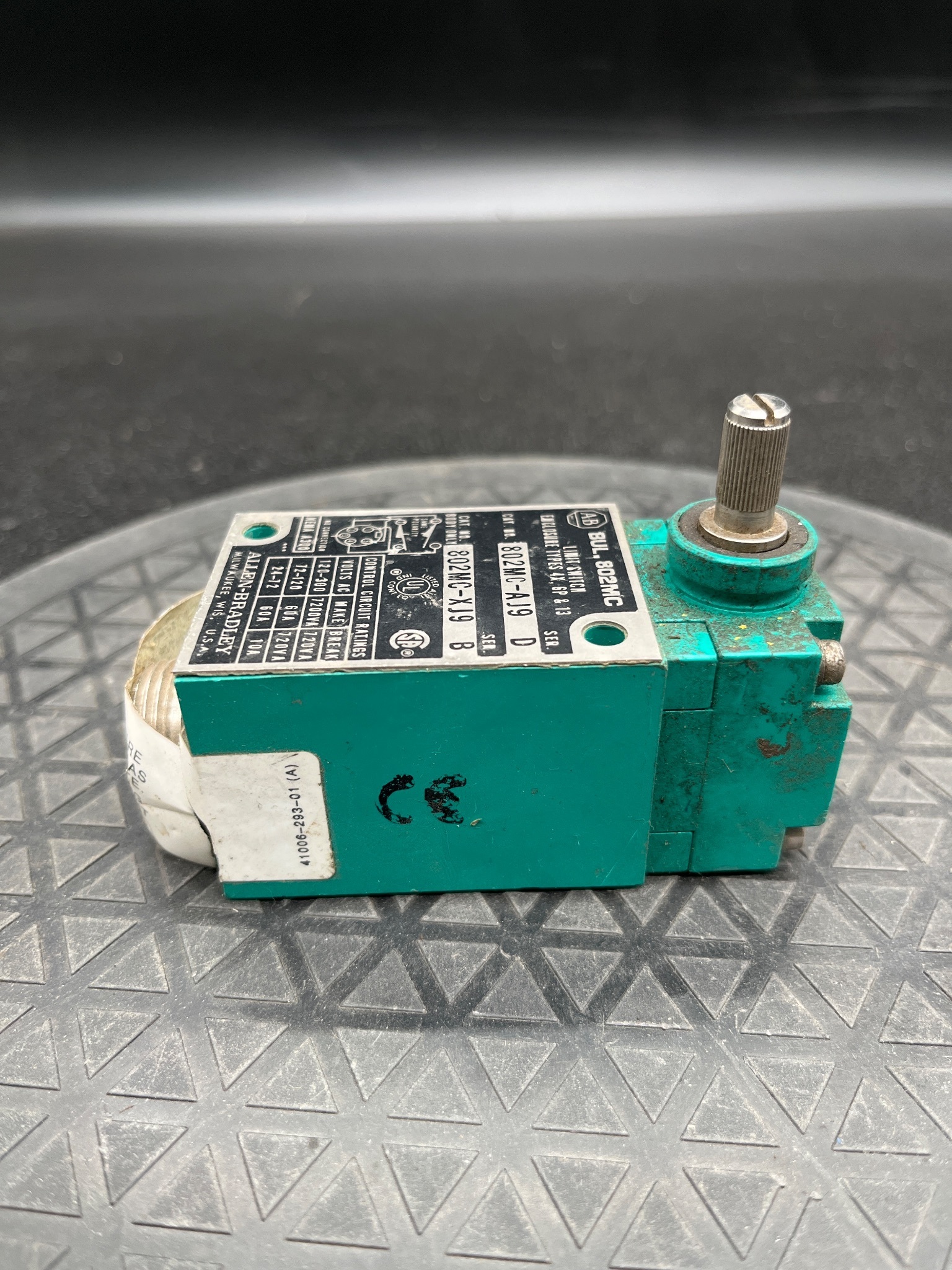 ALLEN‑BRADLEY 802MC‑AX Limit Switch USED 1