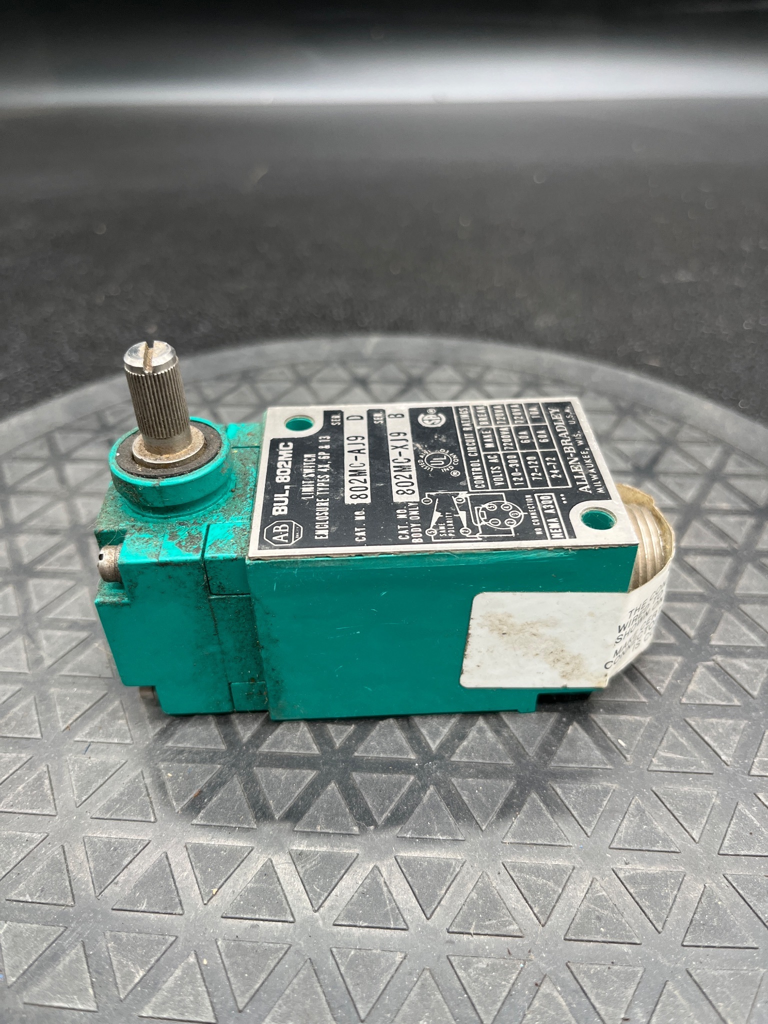 ALLEN‑BRADLEY 802MC‑AX Limit Switch USED 3