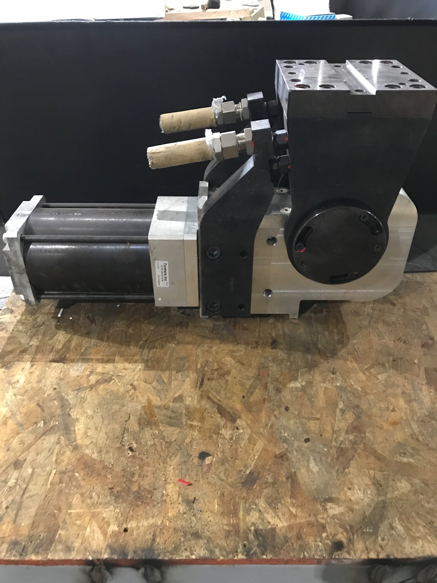 TÜNKERS KS 125.2 SD A10 T12 45 Pneumatic Clamp Module USED 1