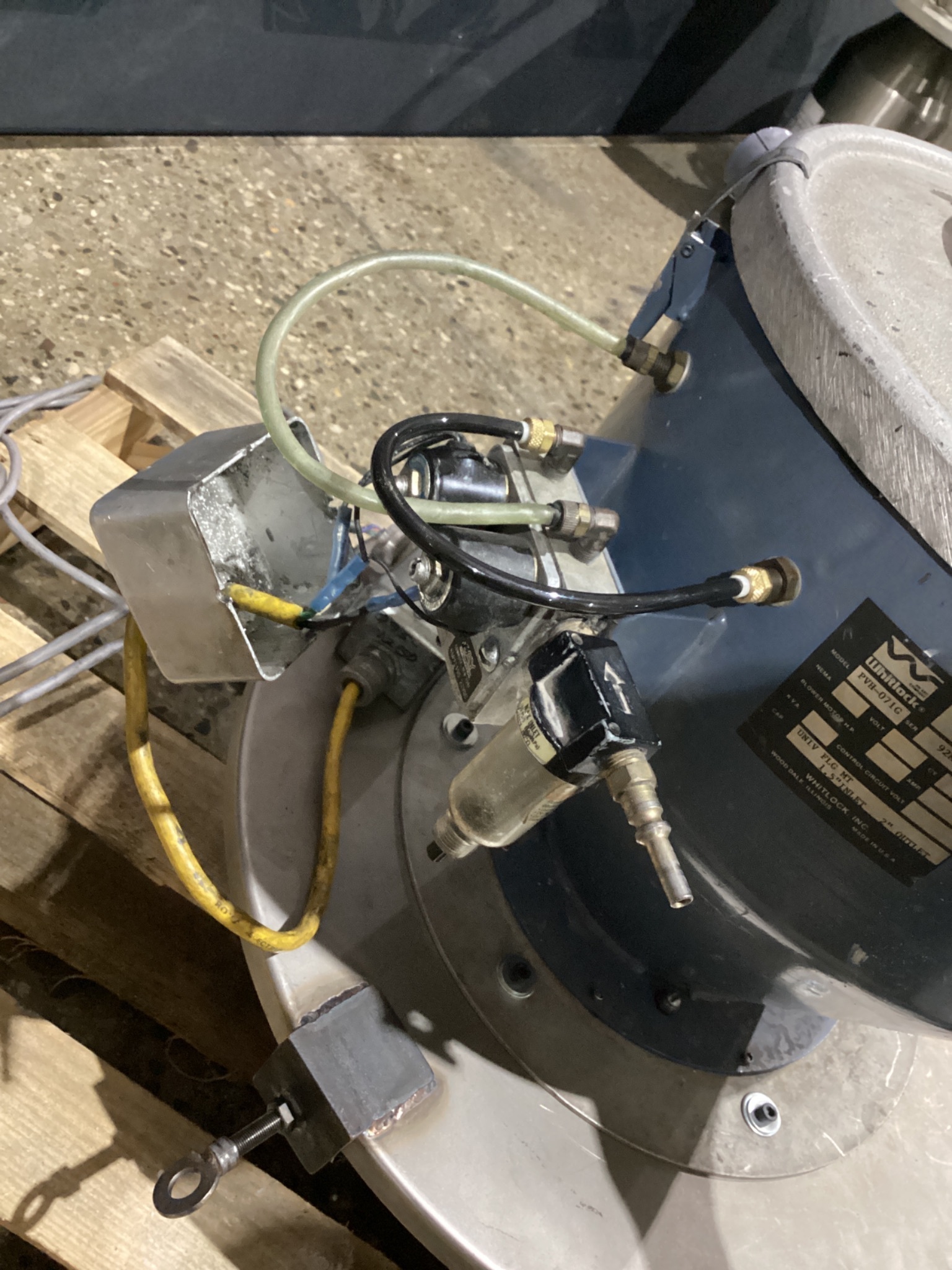 AEC Whitlock PVH-071G Vacuum Hopper Loader USED 2
