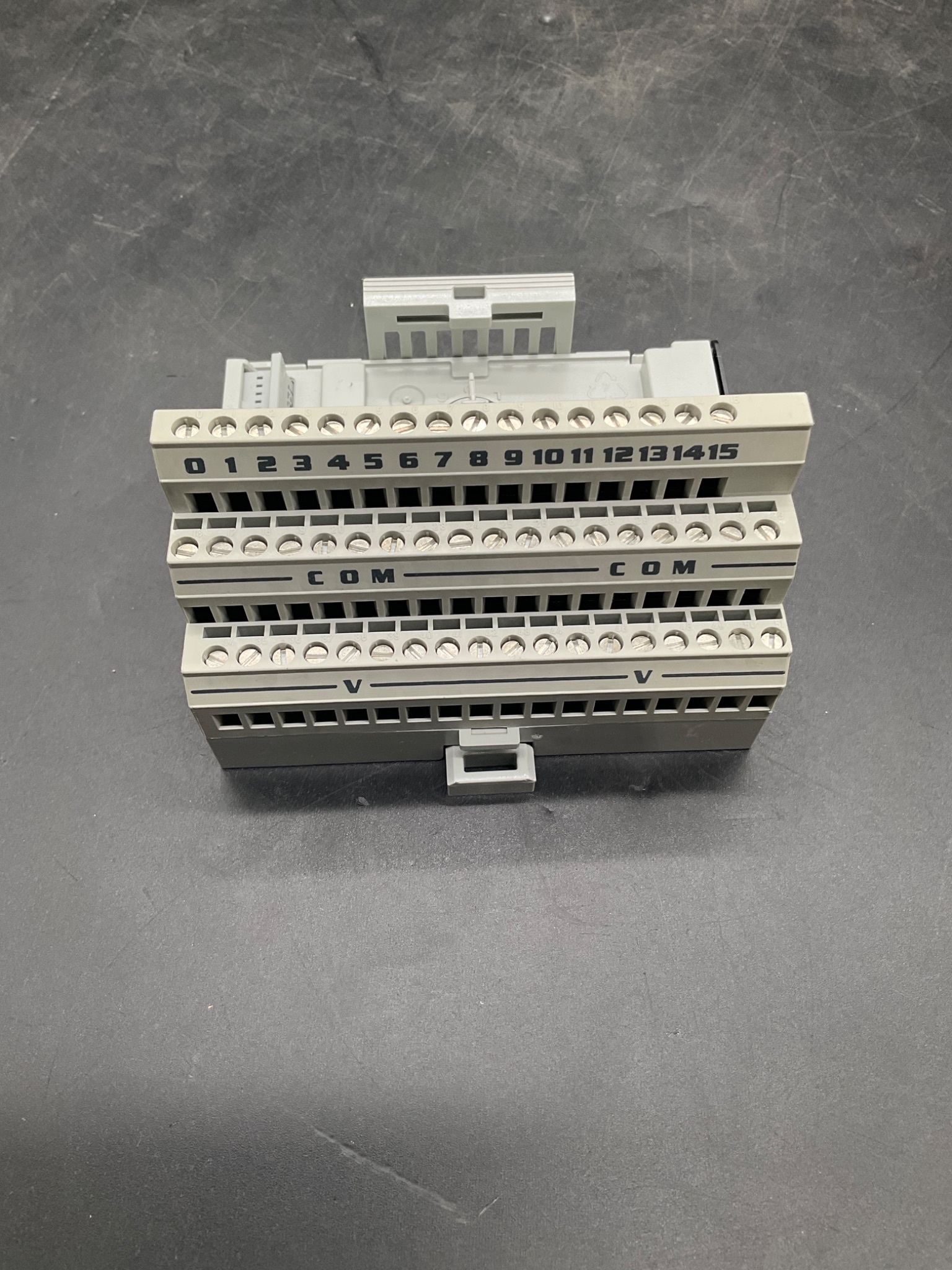 ALLEN-BRADLEY 1794-TB3 FLEX I/O Terminal Base Unit NEW 3