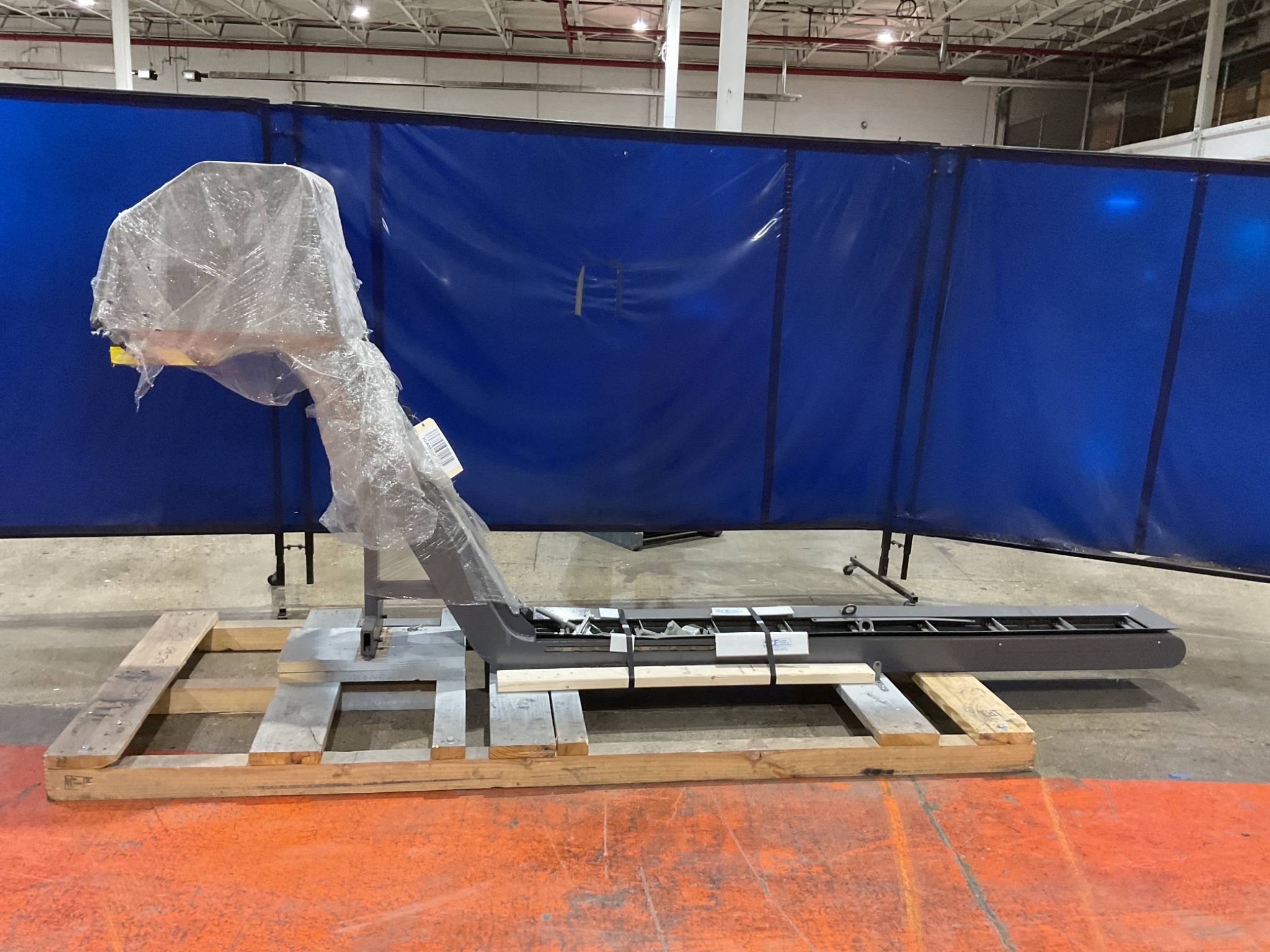 SIN MIN INDUSTRIES V1000 88 x 10 CHIP CONVEYOR 42 " TO FEEDER NEW 0