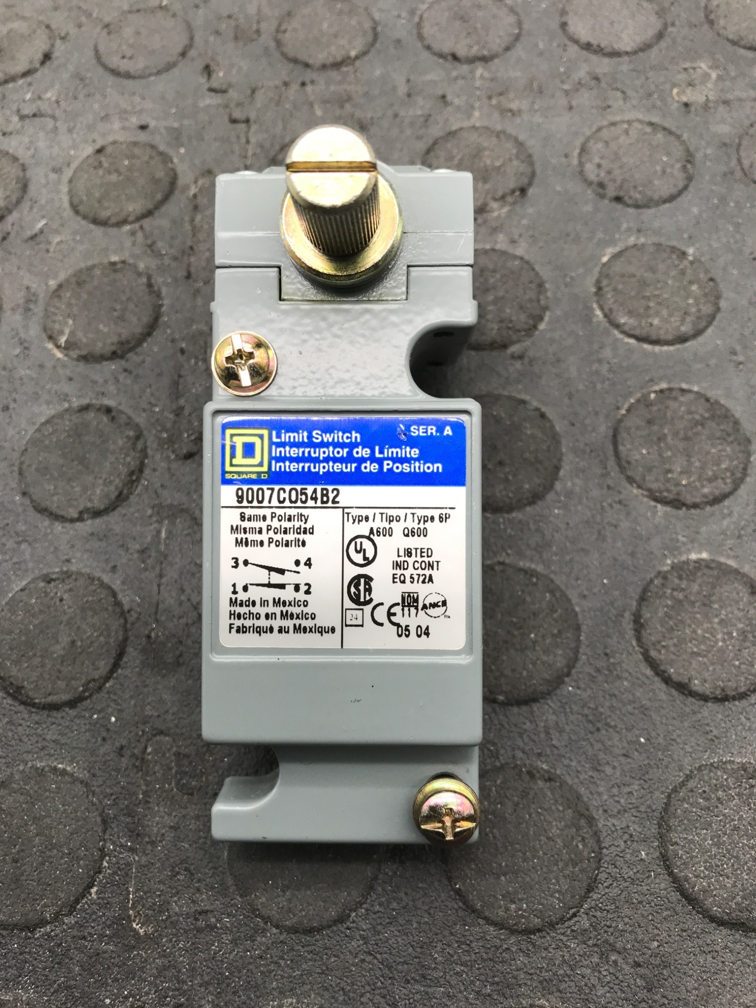 SQUARE D 9007C054B2 Limit Switch Roller Plunger 600VAC USED 0