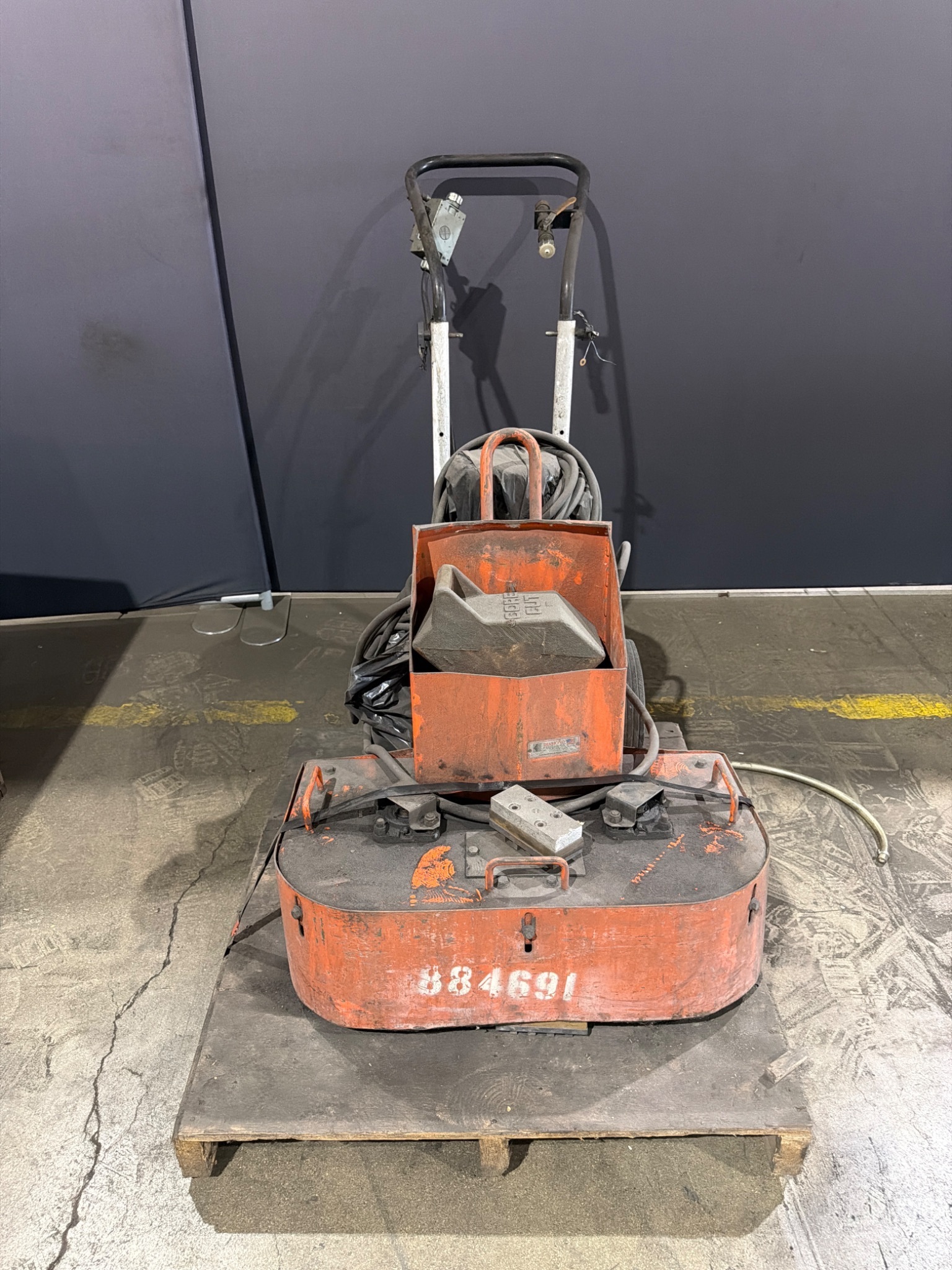 DIAMOND PRODUCTS CORE CUT Walk-Behind Floor Grinder 3HP USED 0