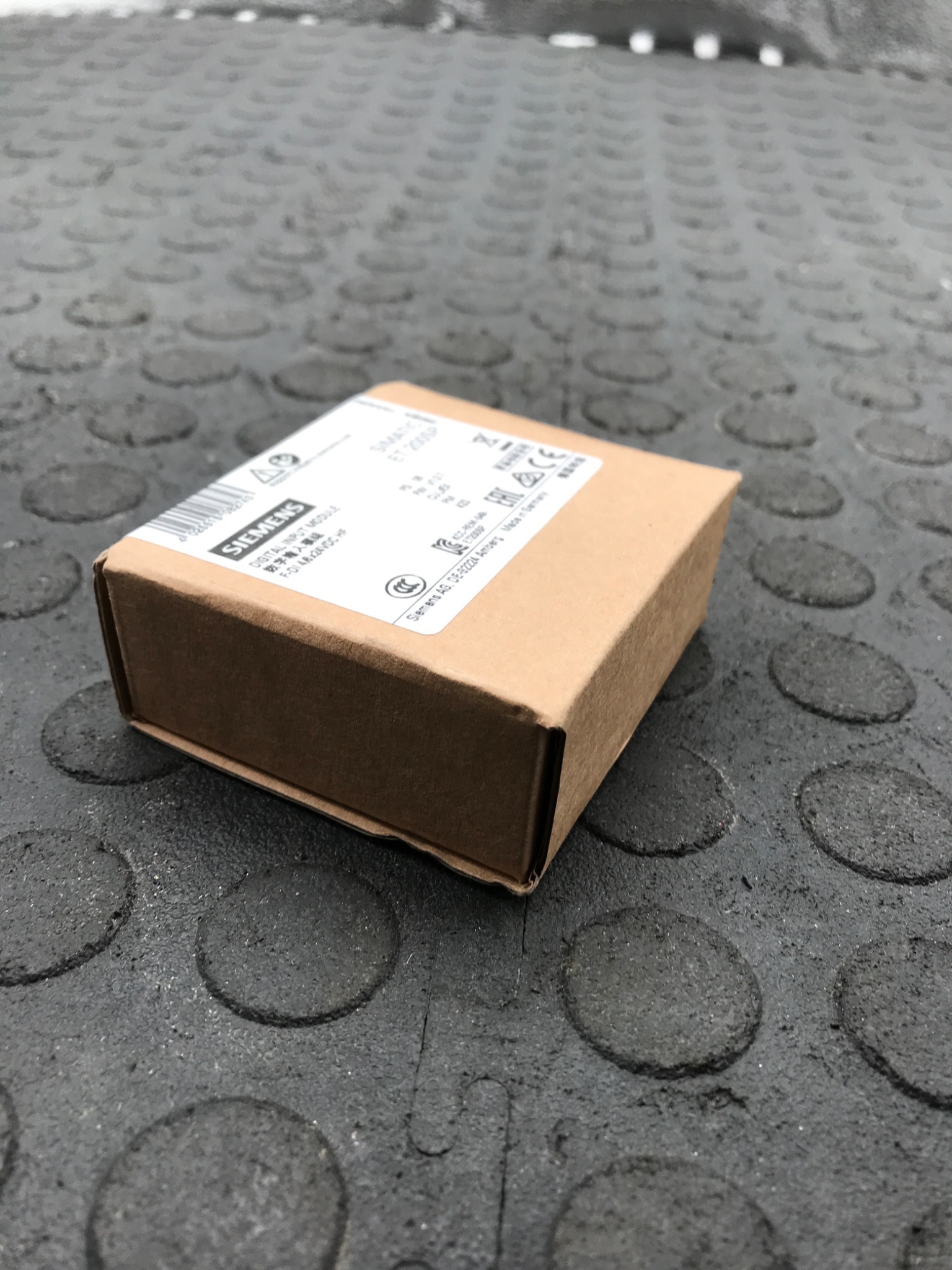 SIEMENS 6ES7131-6BF01-0BA0 SIMATIC ET 200SP Digital Input Module NEW 3