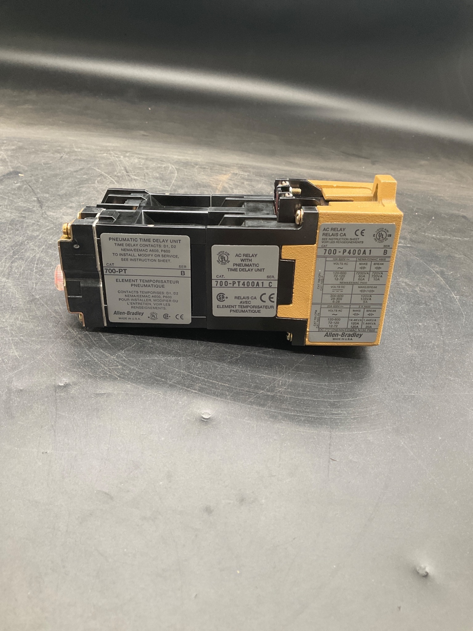 ALLEN-BRADLEY 700-PT400A1 Time Delay Relay 120V AC NEW 3