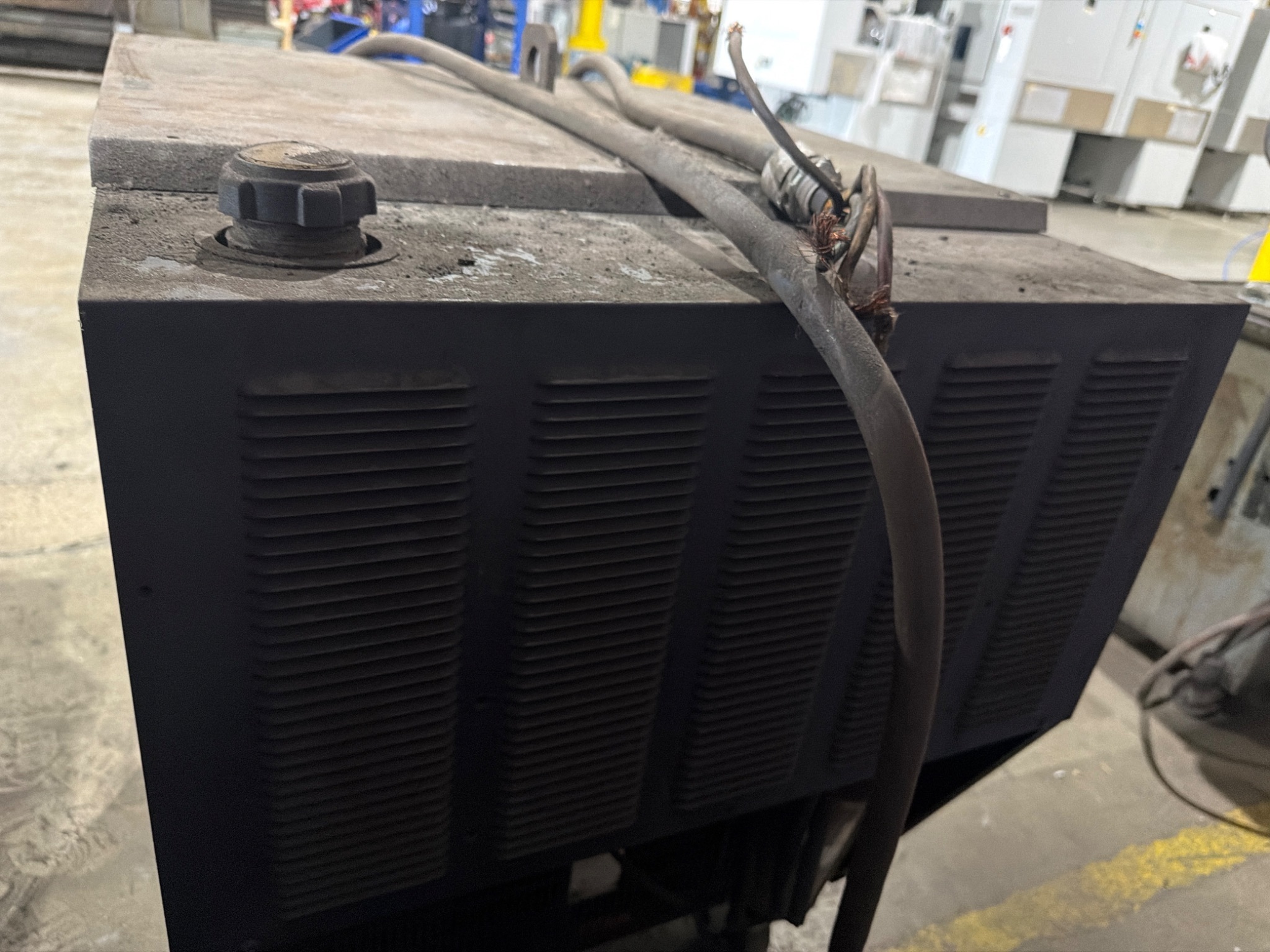 HYPERTHERM HT2000 Plasma Cutting Power Supply USED 4