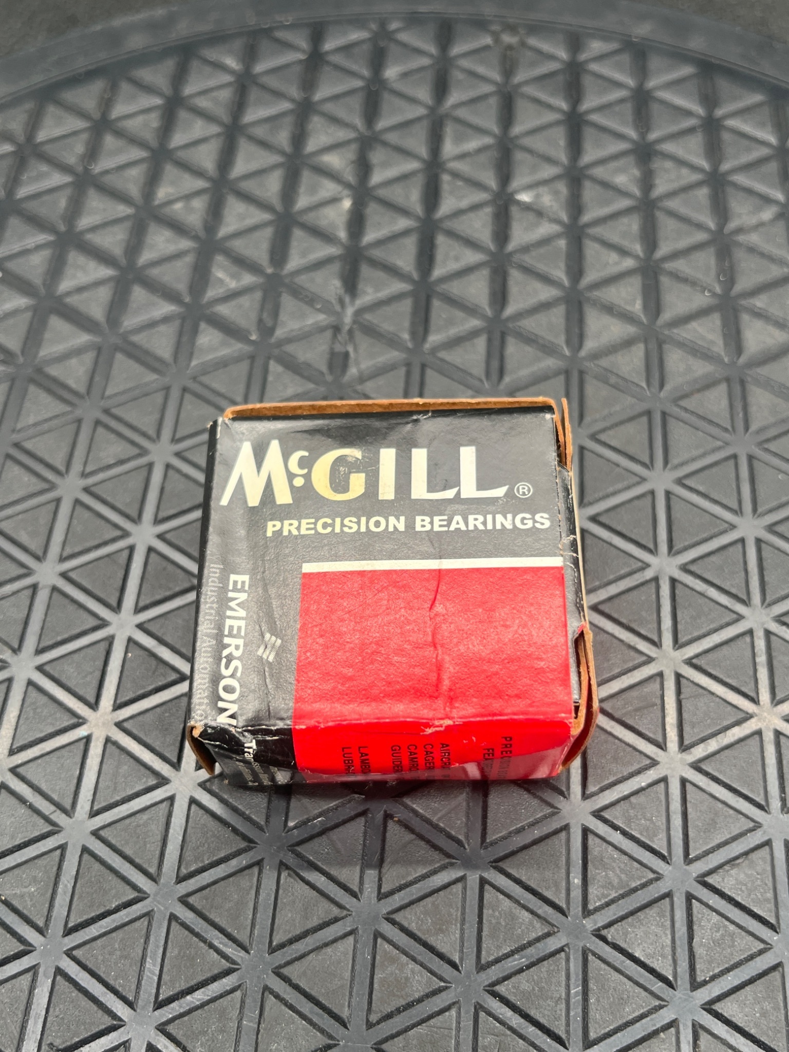 MCGILL CFE 3/4 SB Cam Follower Bearing Stud Type Sealed NEW 0