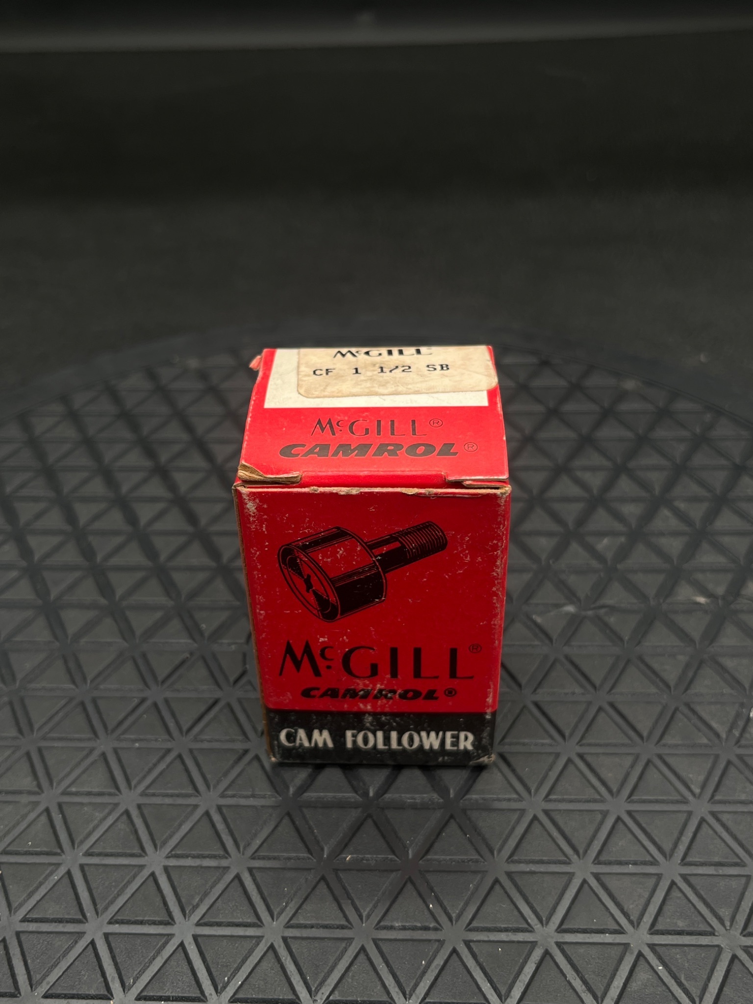 MCGILL CF 1-1/2 SB Cam Follower Bearing Stud Type Sealed NEW 0