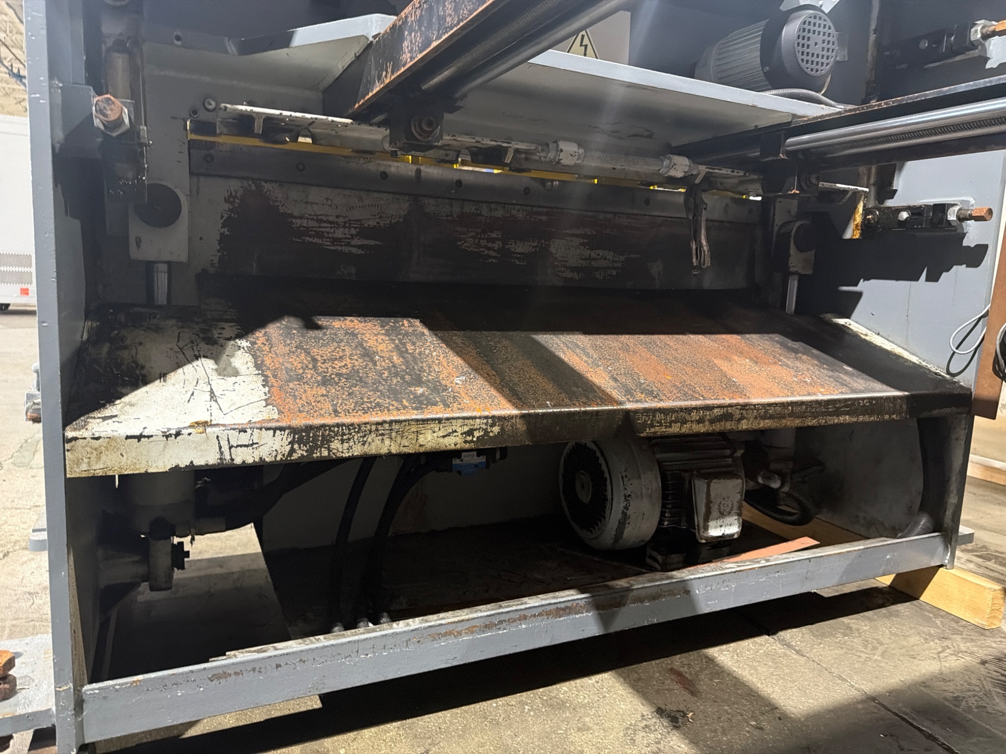 CP TOOLS BIRMINGHAM H-0435 Hydraulic Sheet Metal Shear 7.5HP USED 7