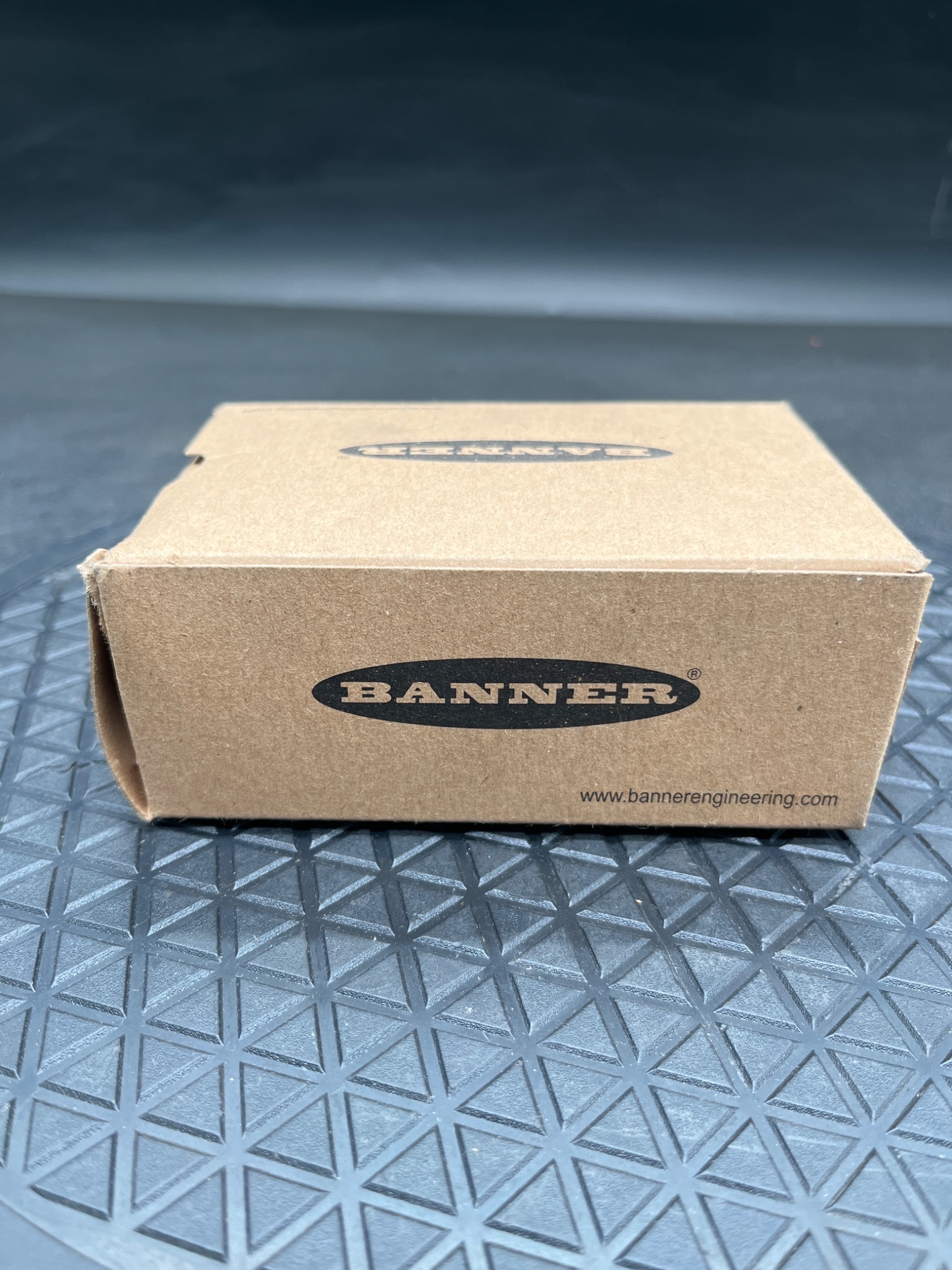 BANNER 27082 OSBLVAG Photoelectric Sensor - NEW 1