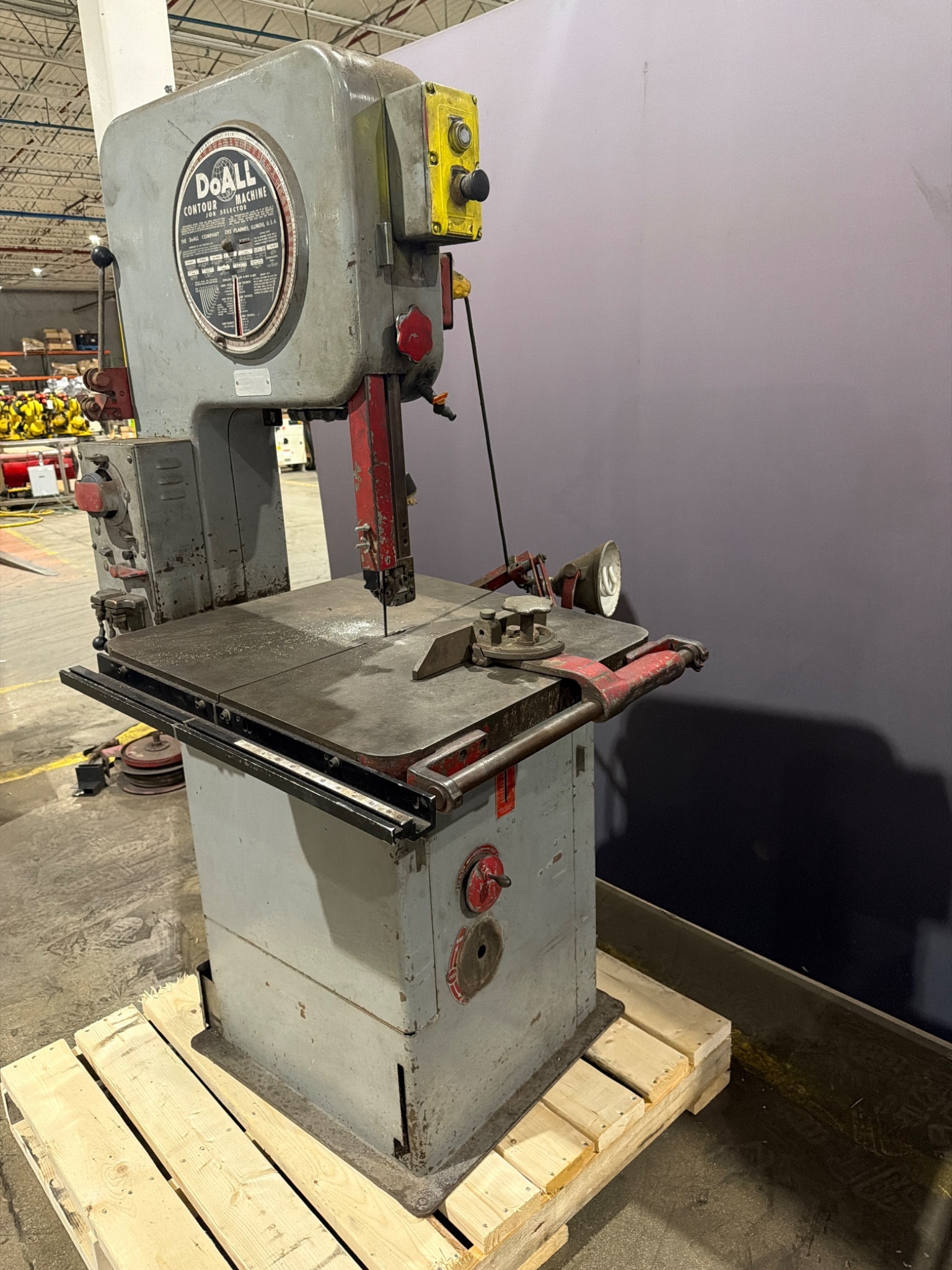 DOALL DBW-12 Vertical Band Saw 12" 200V 3PH USED 3