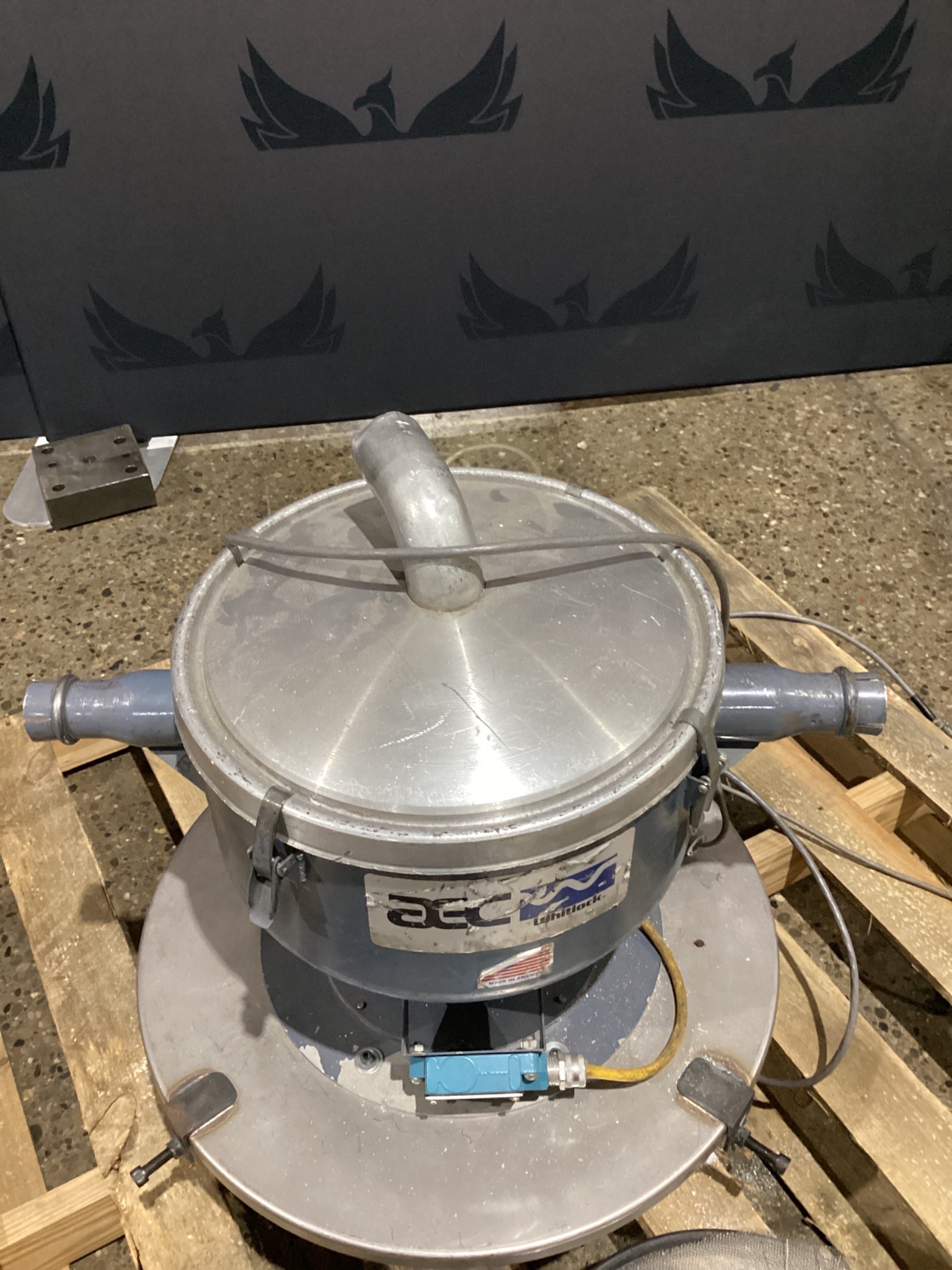 AEC WHITLOCK PVH-071G Vacuum Hopper Loader 1.5" x 2" USED 3