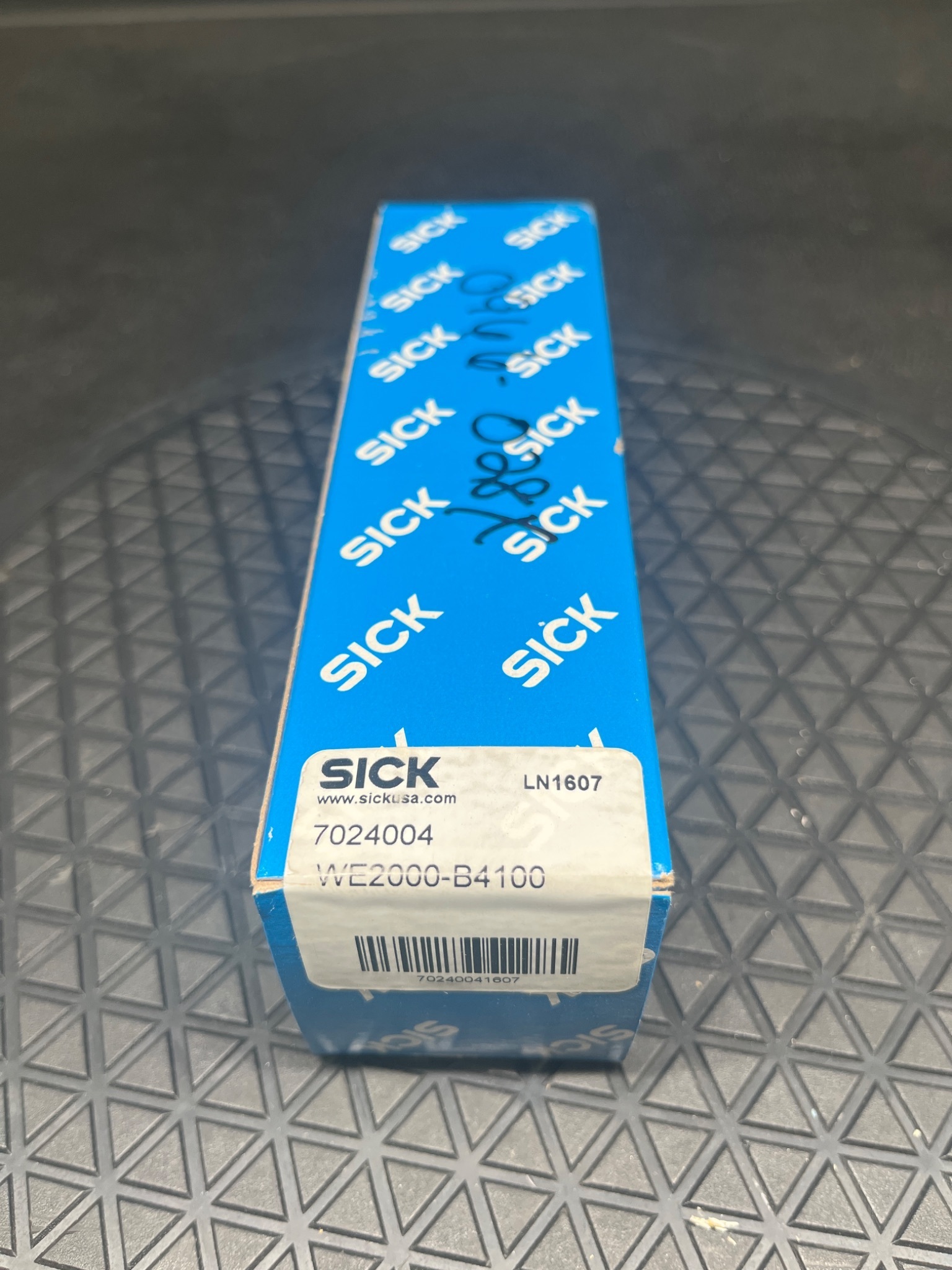 SICK WE2000-B4100 Photoelectric Sensor NEW 1