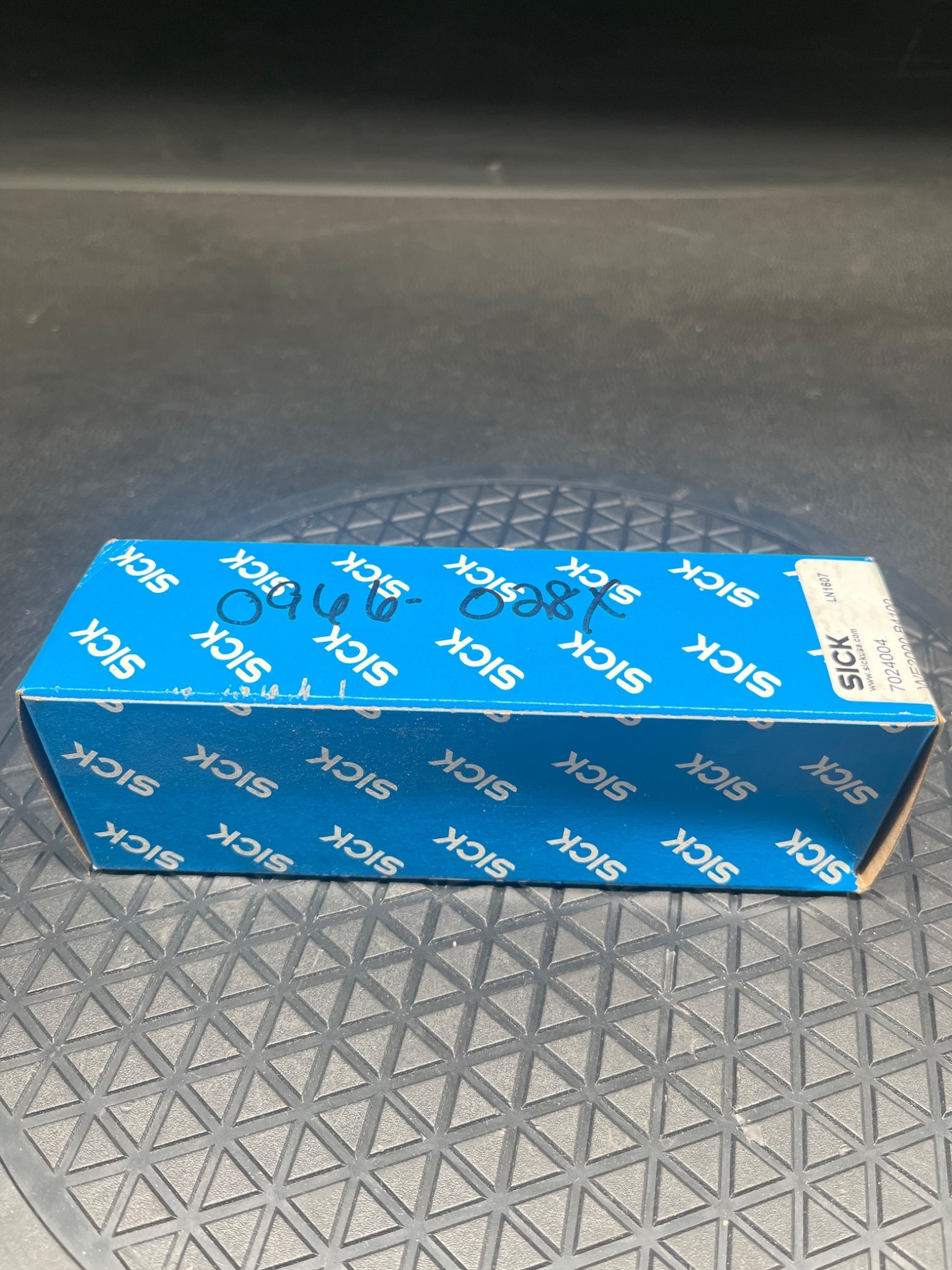 SICK WE2000-B4100 Photoelectric Sensor NEW 2