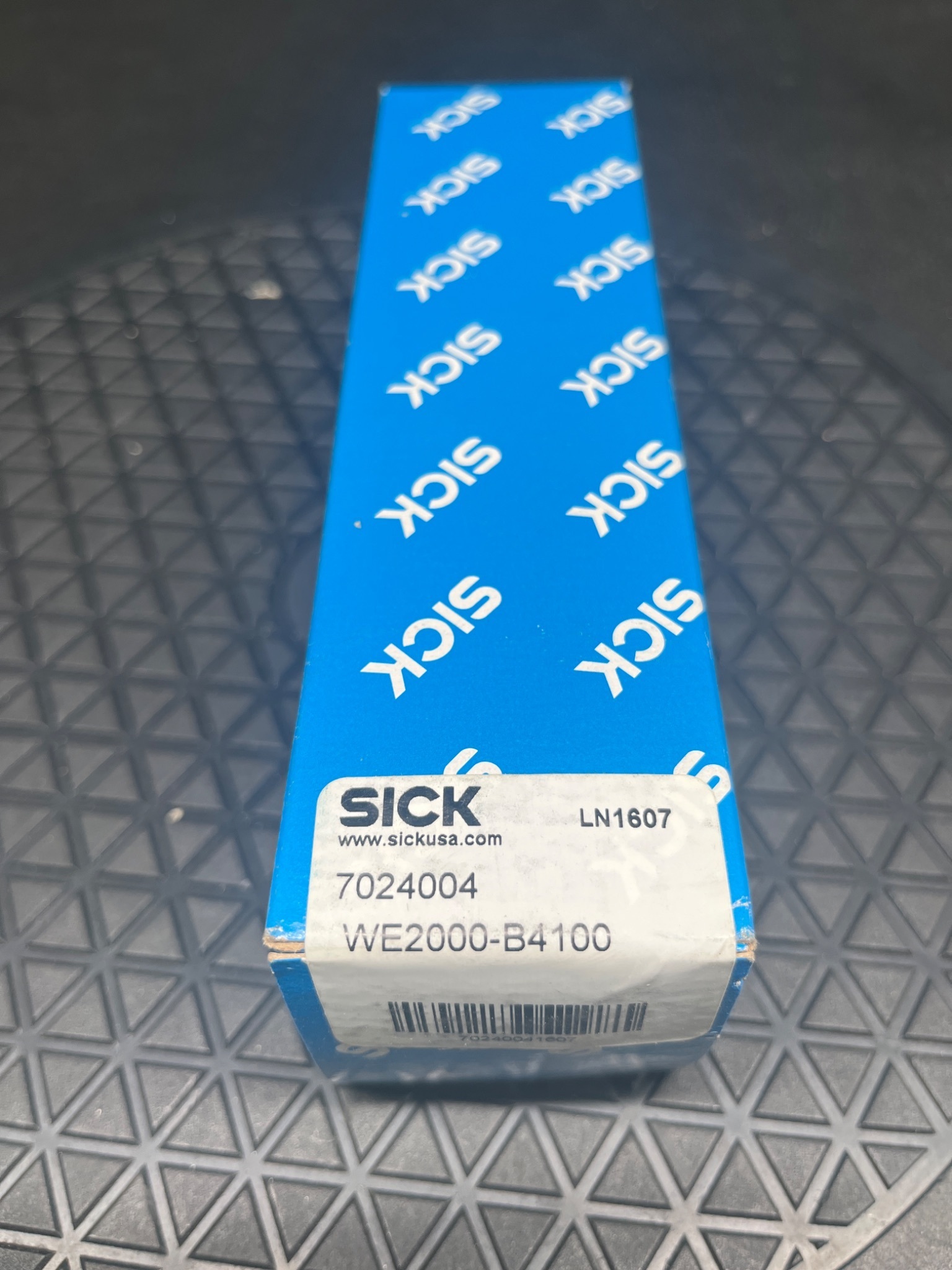SICK WE2000-B4100 Photoelectric Sensor NEW 3