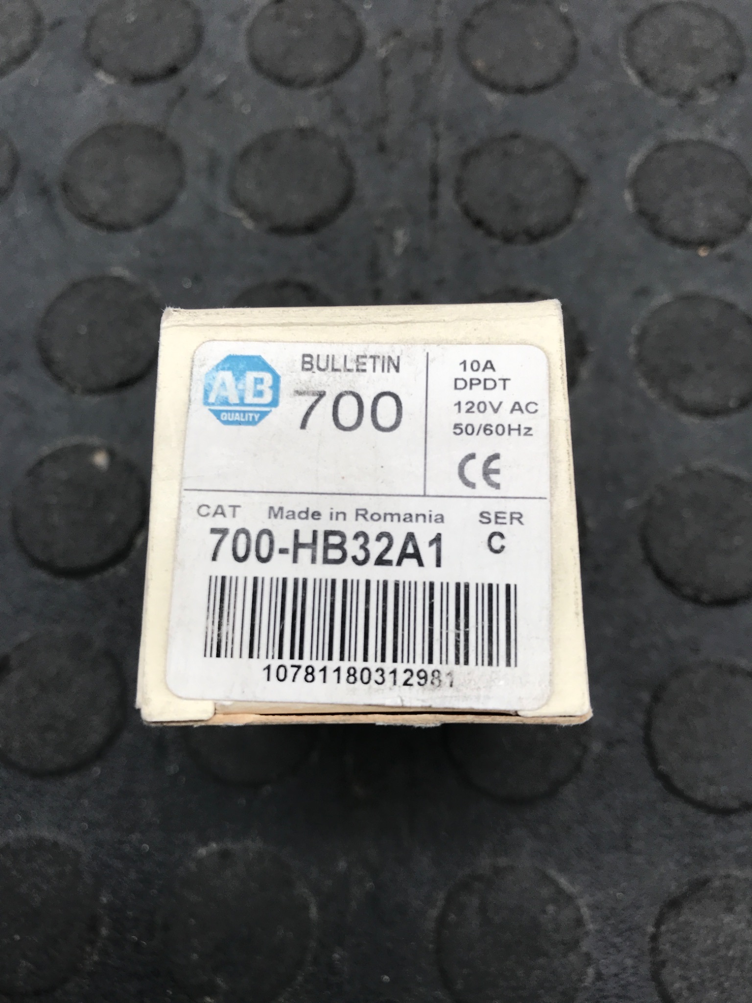 Allen‑Bradley 700-HB32A1 General Purpose Relay DPDT 10A 120VAC NEW 1