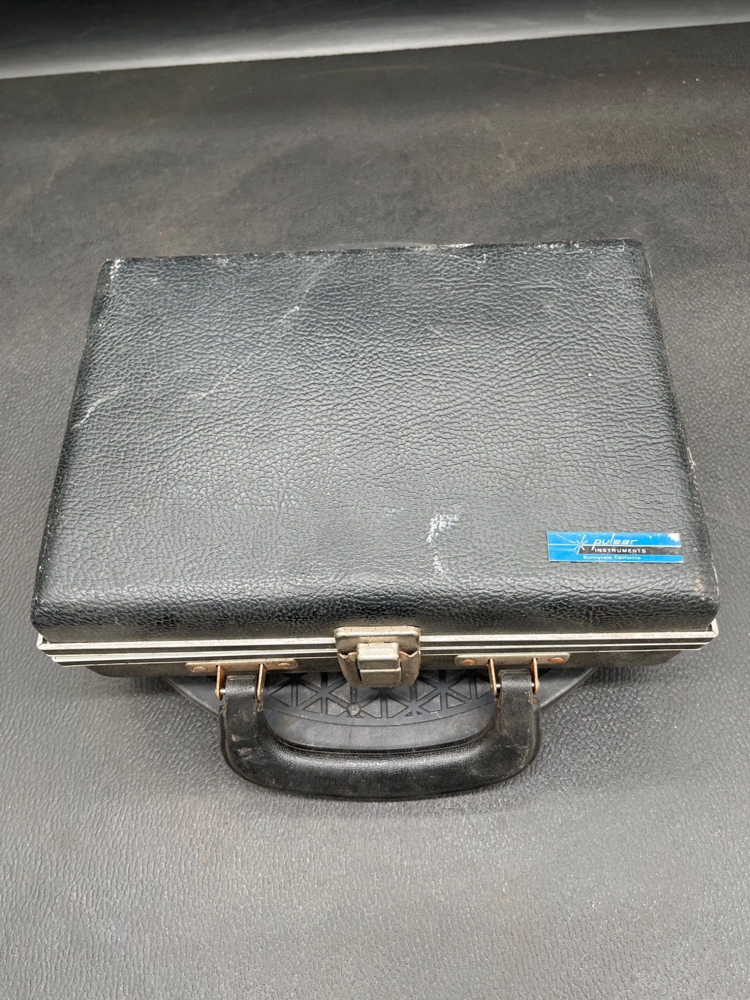 PULSAR INSTRUMENTS Model 85 Sound Level Meter w/ Calibrator and Accuro Pump 5