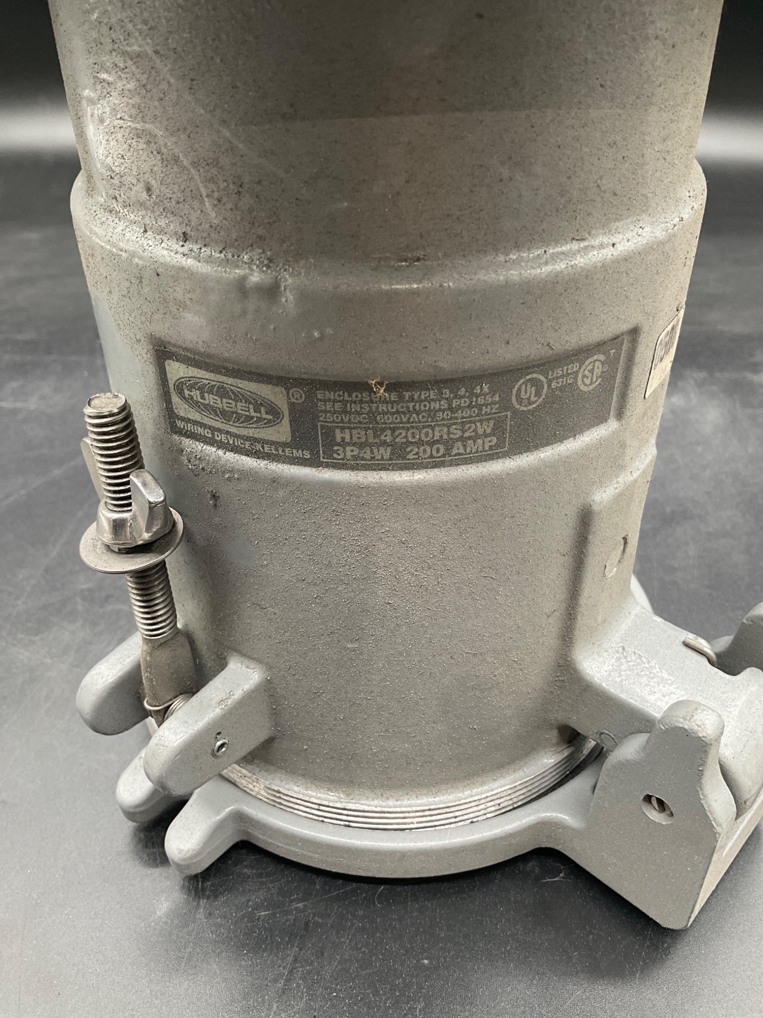 Hubbell HBL4200RS2W Pin & Sleeve Receptacle USED 2