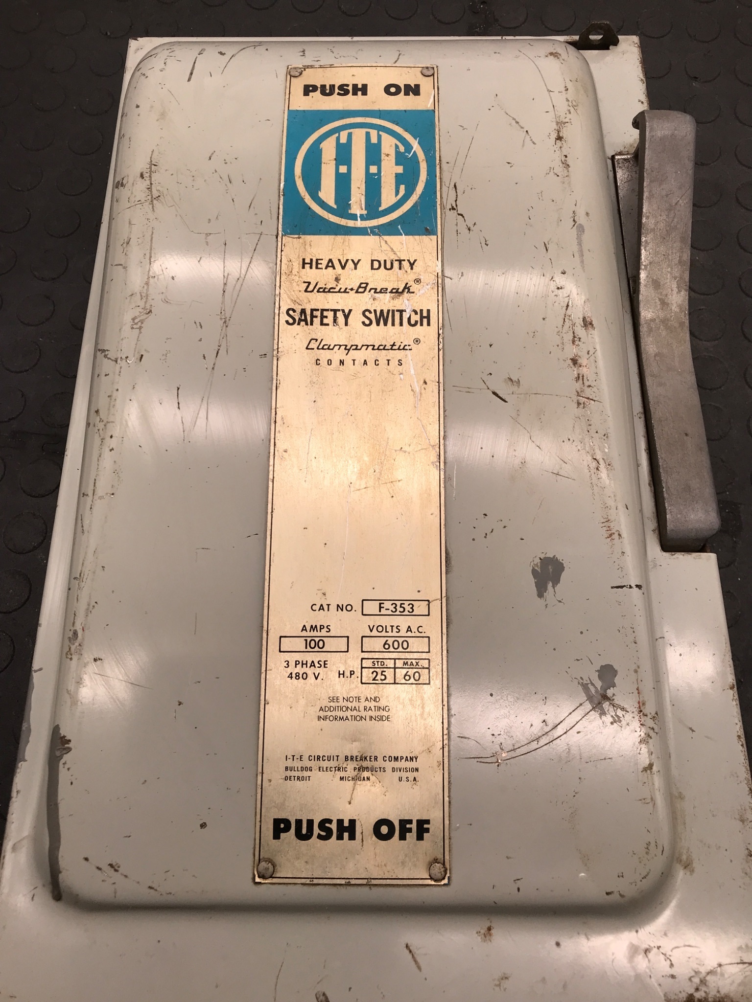 I‑T‑E F‑353 Heavy Duty Safety Switch USED 1